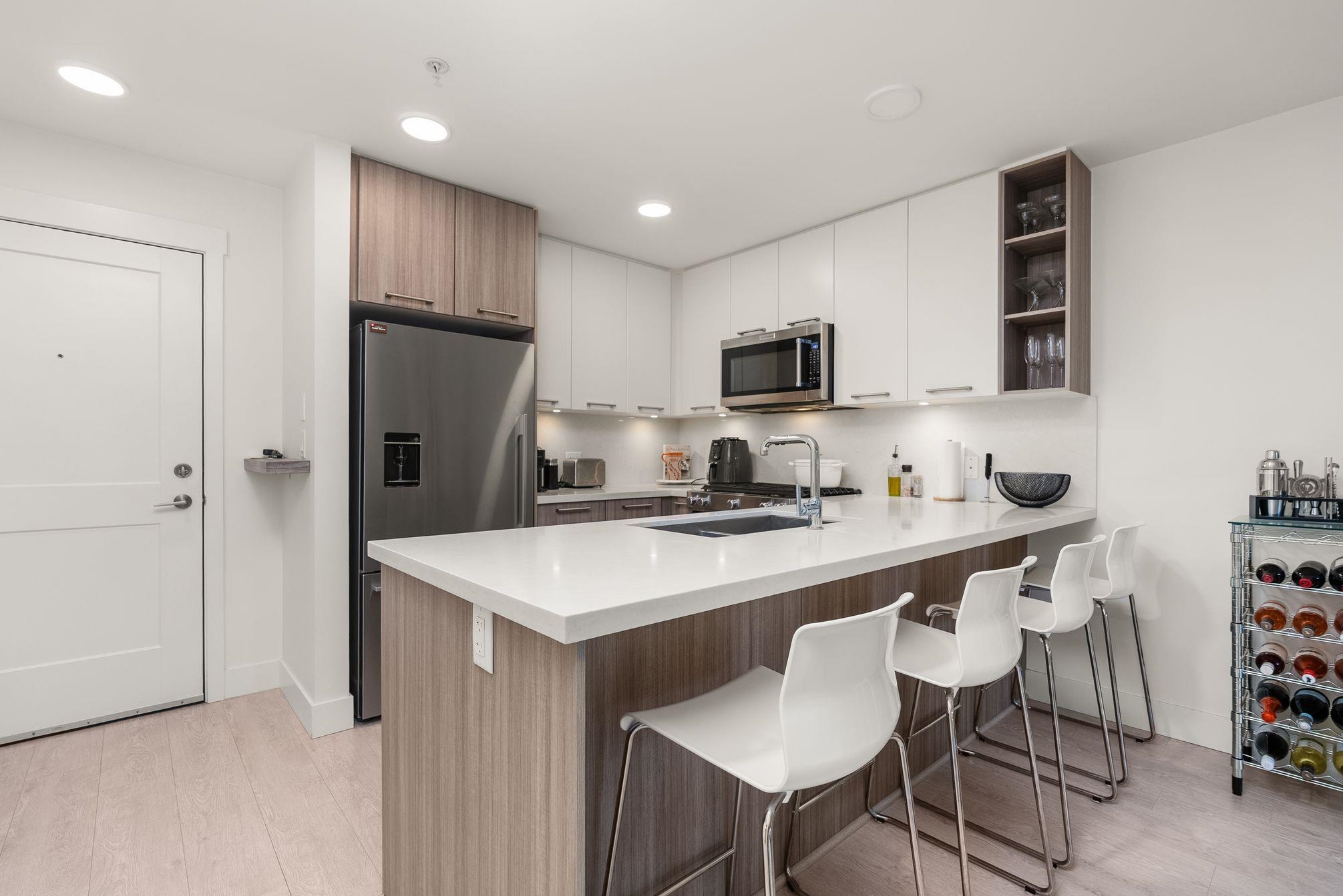 214 14022 North Bluff Road - MLS&reg; # R3144430