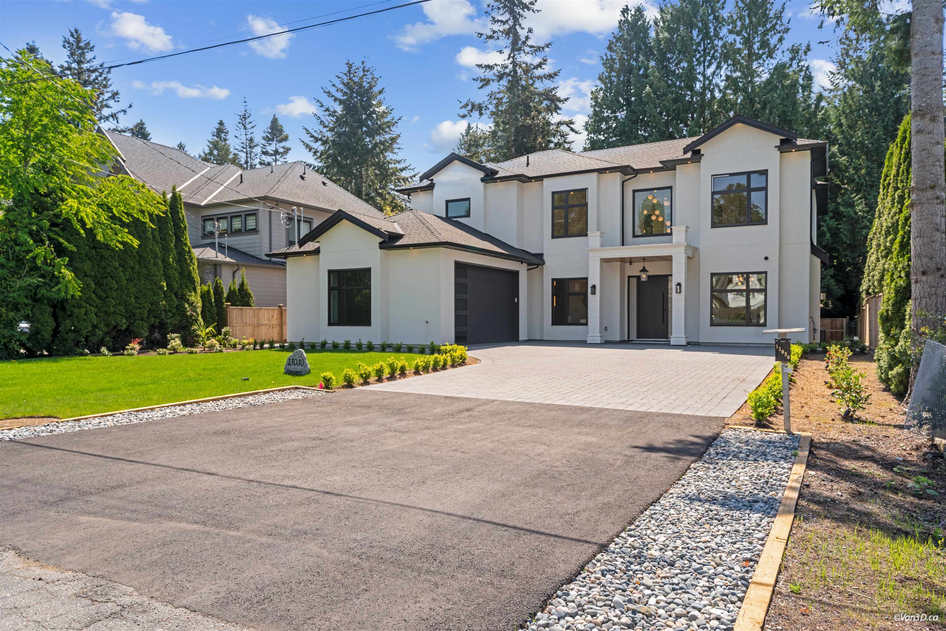  13030 15 Avenue - MLS&reg; # R3145009