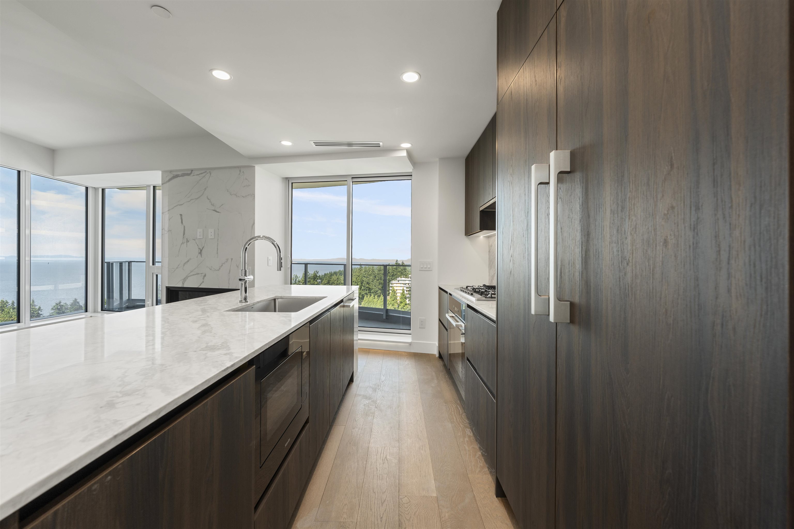1401 1475 Foster Street - MLS&reg; # R3145211