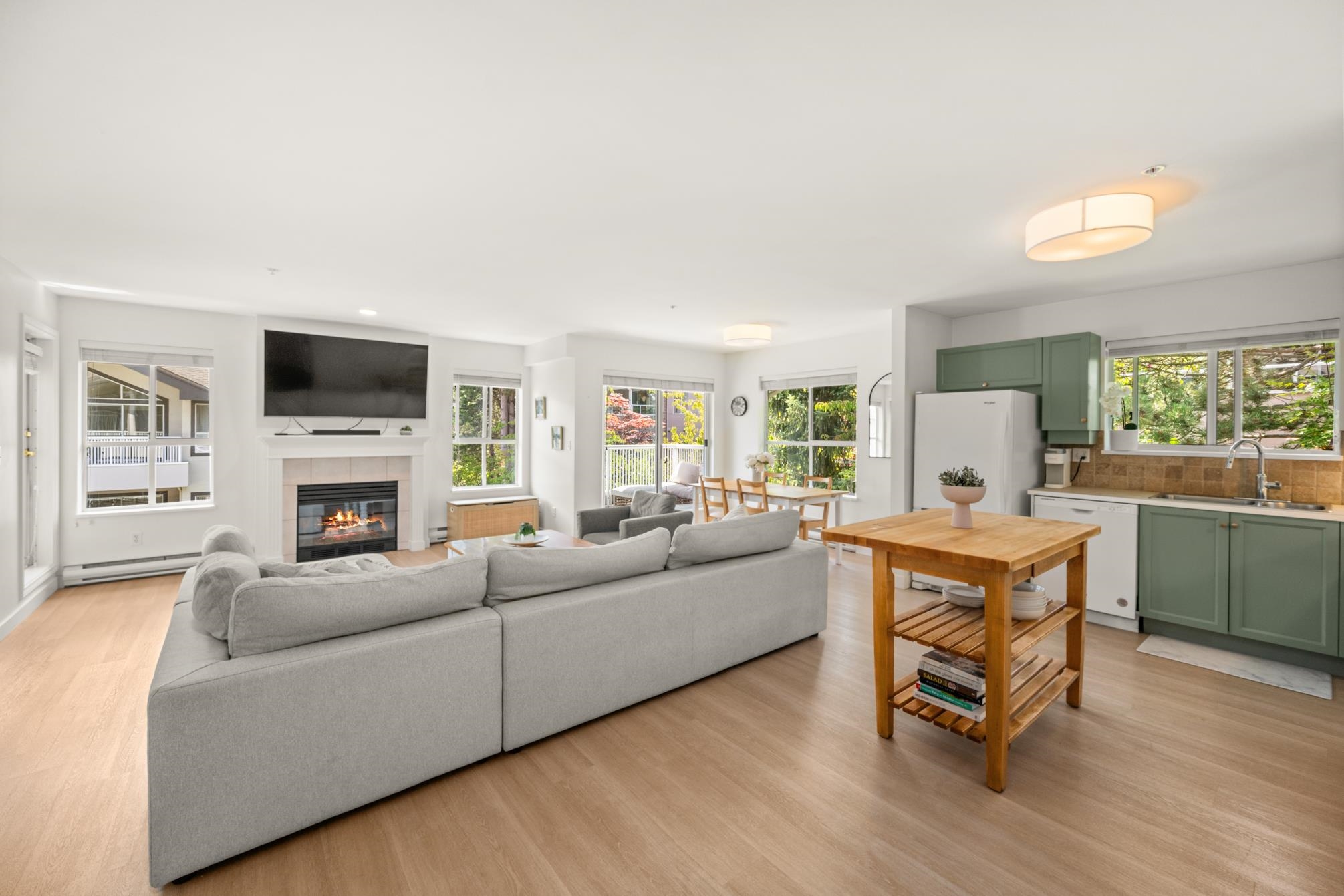 309 15272 20 Avenue - MLS&reg; # R3146116