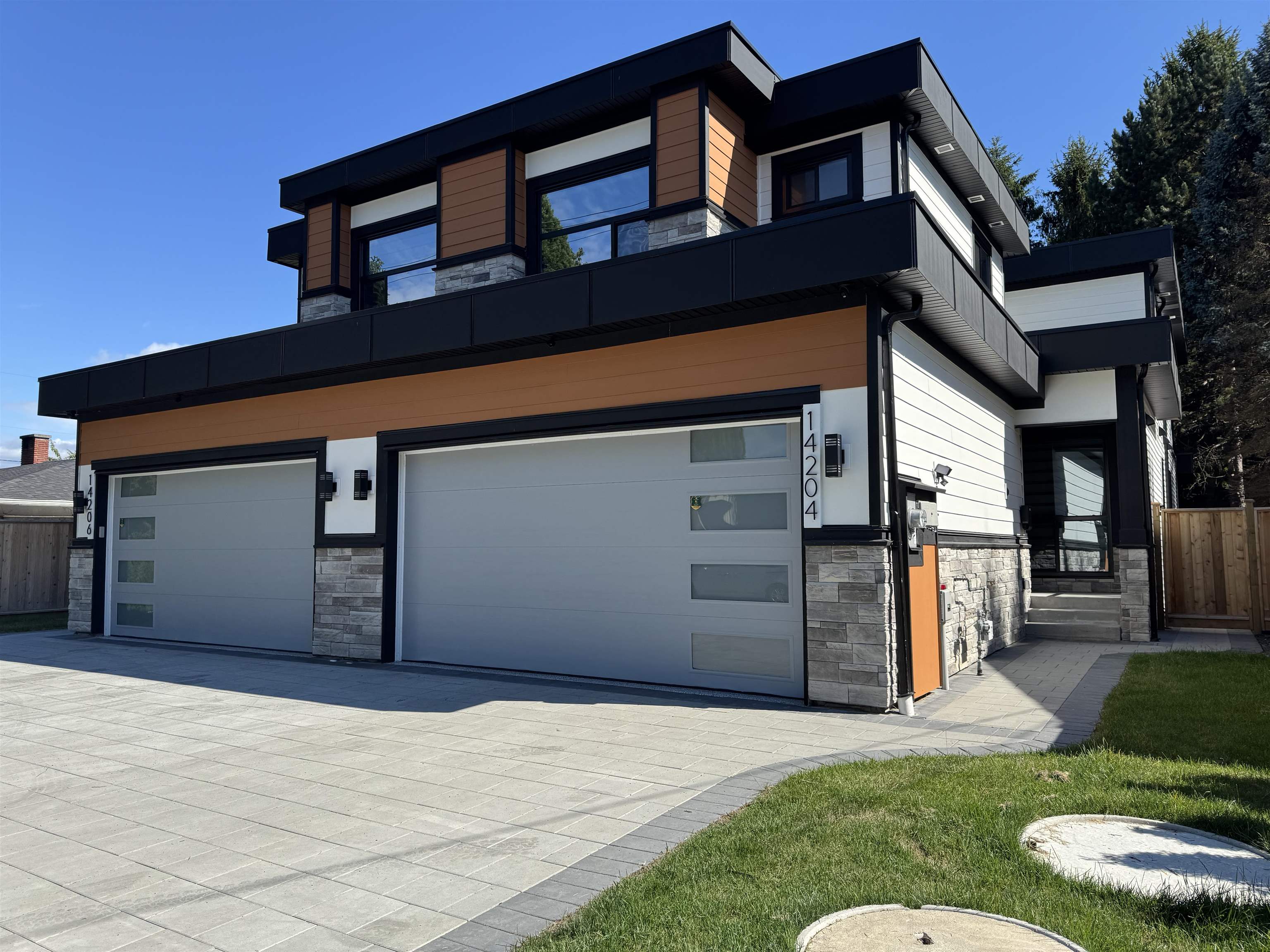  14204 North Bluff Road - MLS&reg; # R3146497