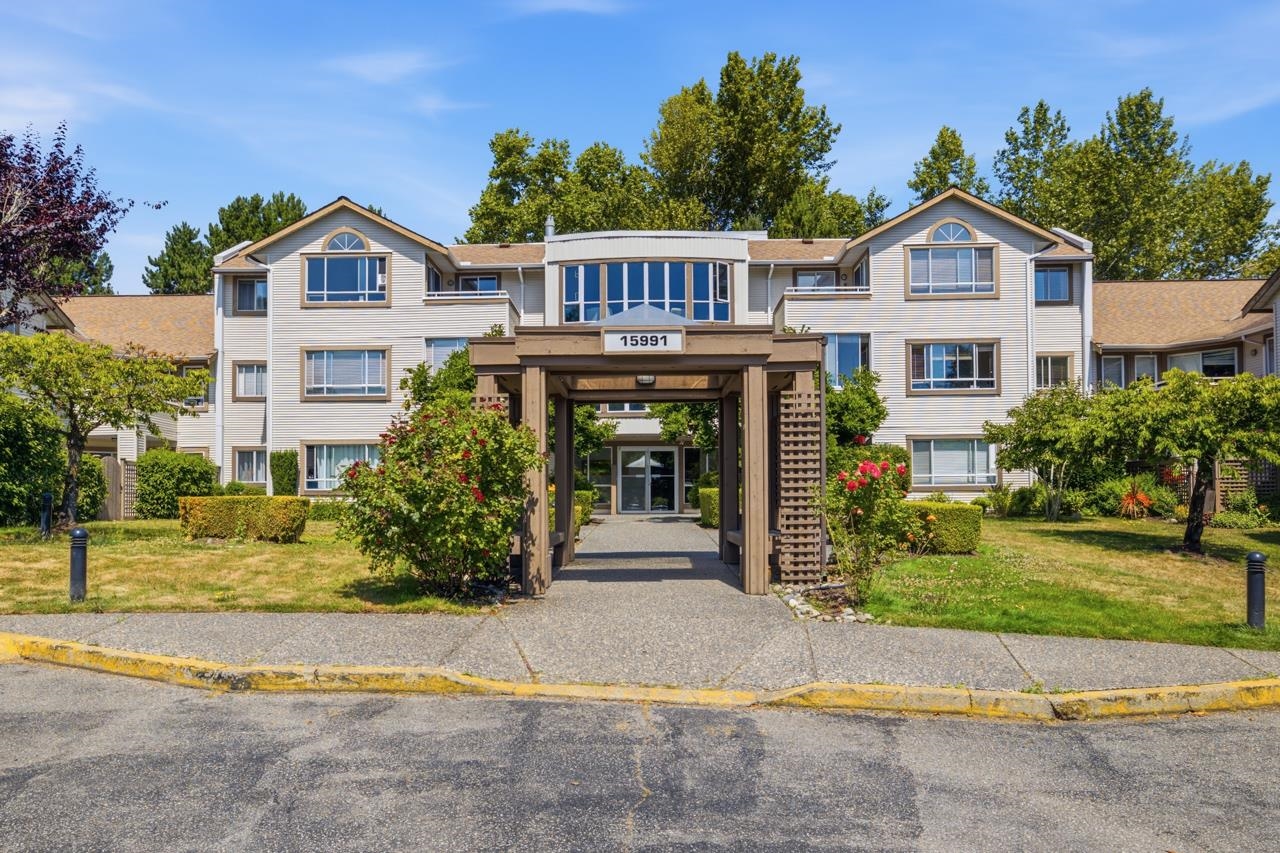 219 15991 Thrift Avenue - MLS&reg; # R3147204