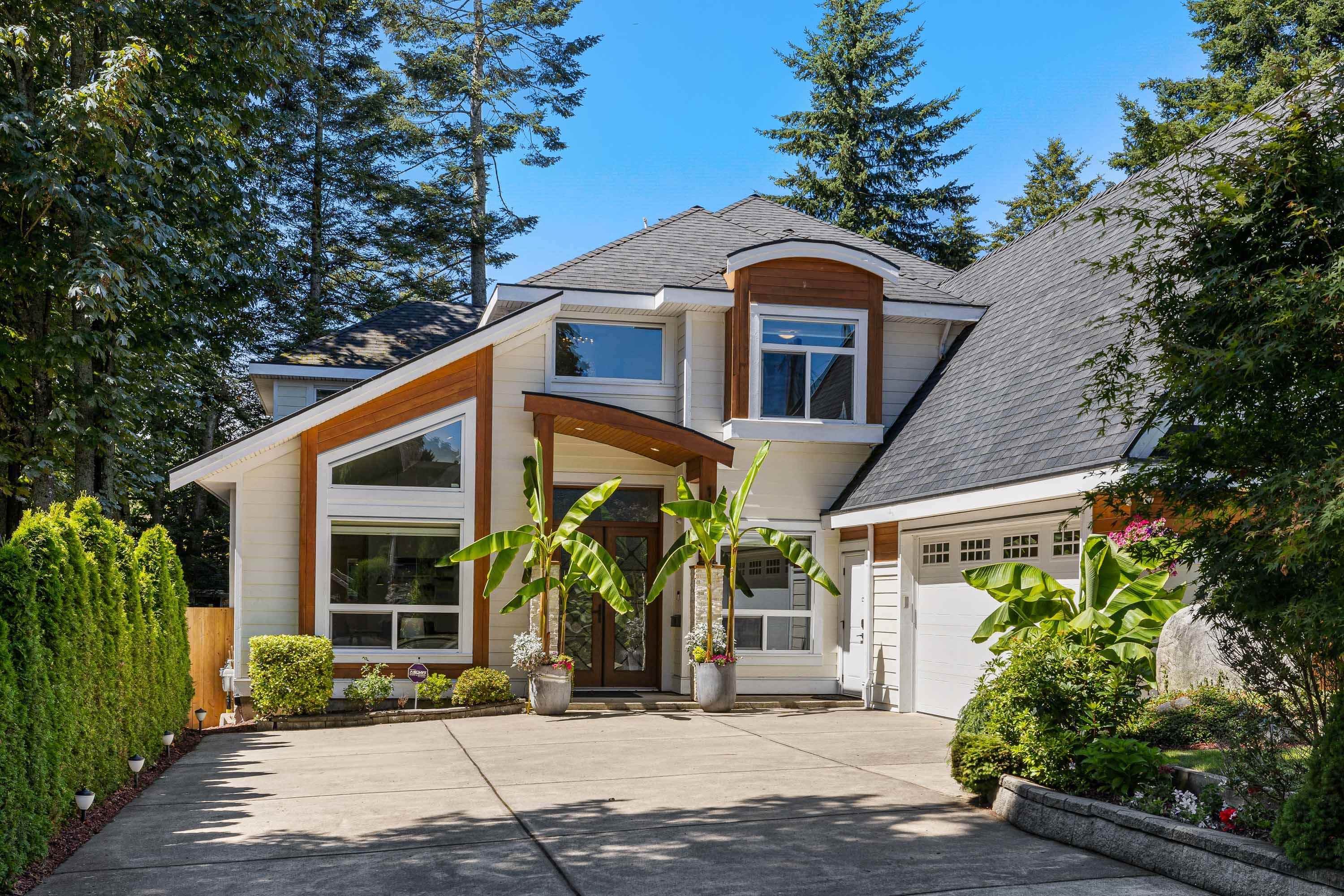  1571 136 Street - MLS&reg; # R3147406