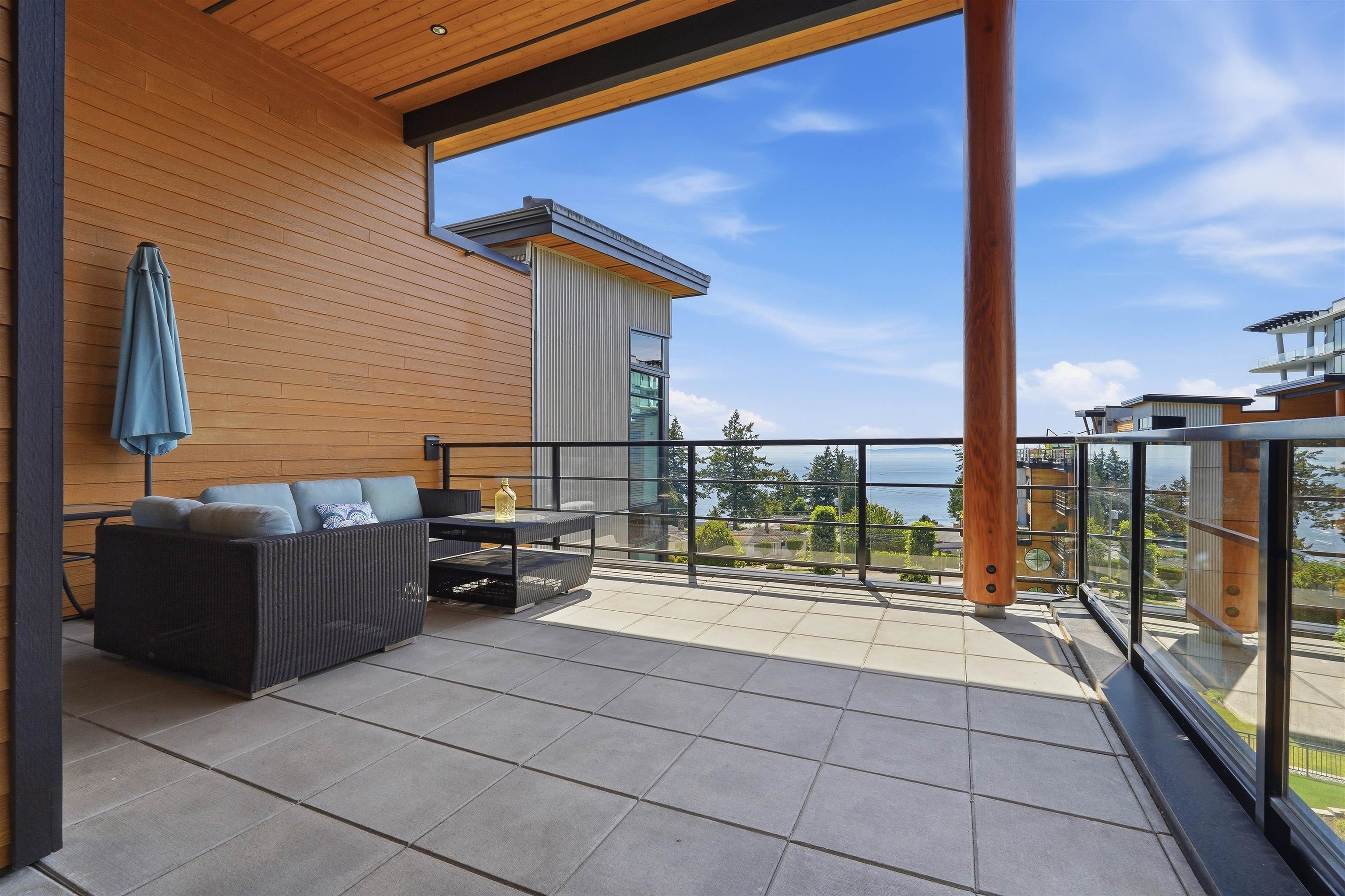 PH512 14855 Thrift Avenue - MLS&reg; # R3147570
