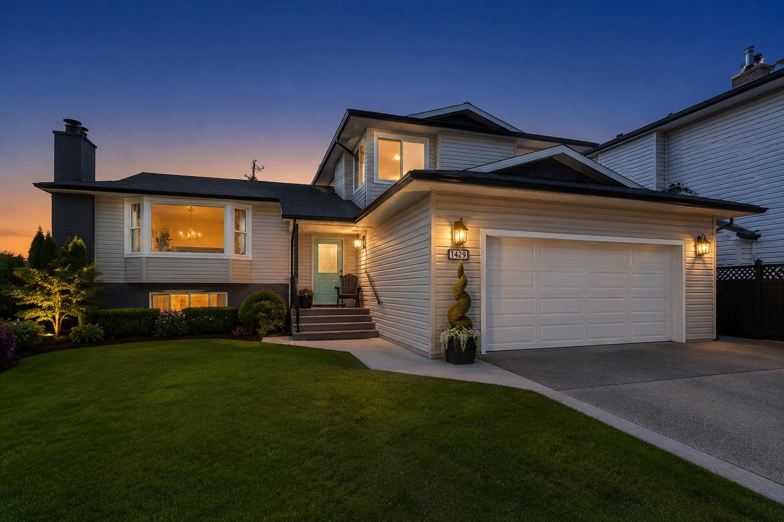  1429 133a Street - MLS&reg; # R3148422