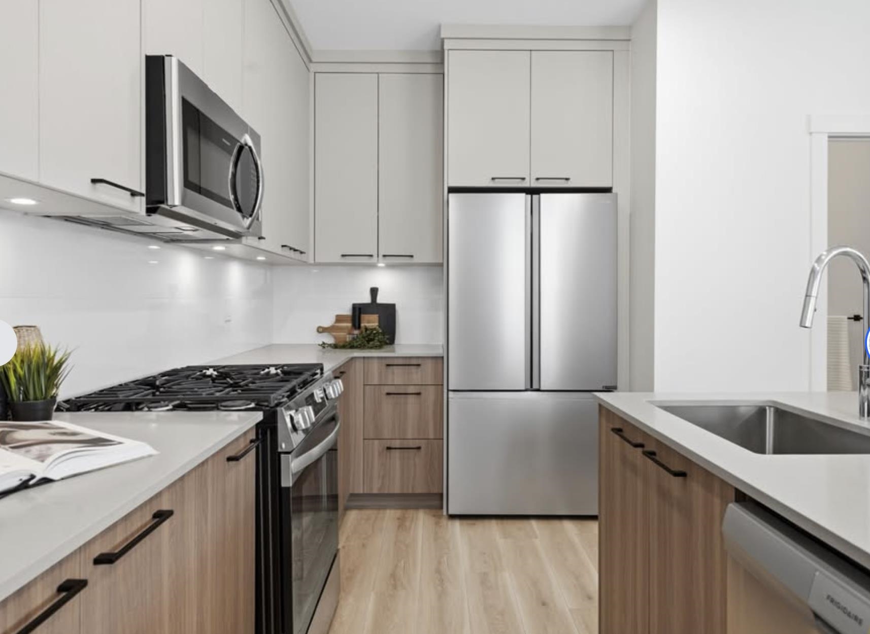 1 15638 24 Avenue - MLS&reg; # R3152678