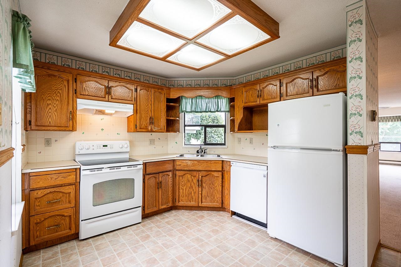 201 14957 Thrift Avenue - MLS&reg; # R3153217