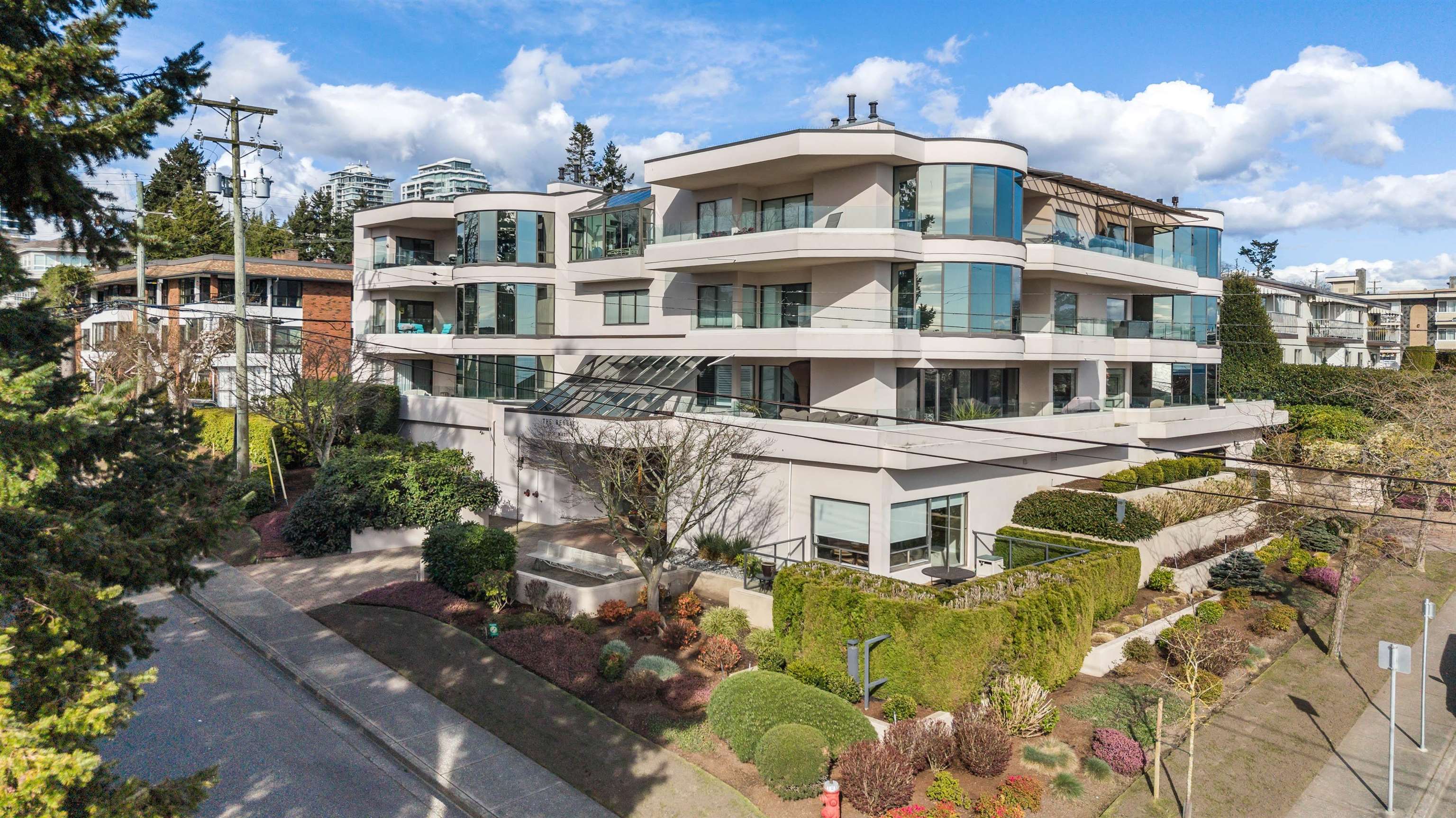 302 1250 Martin Street - MLS&reg; # R3153388