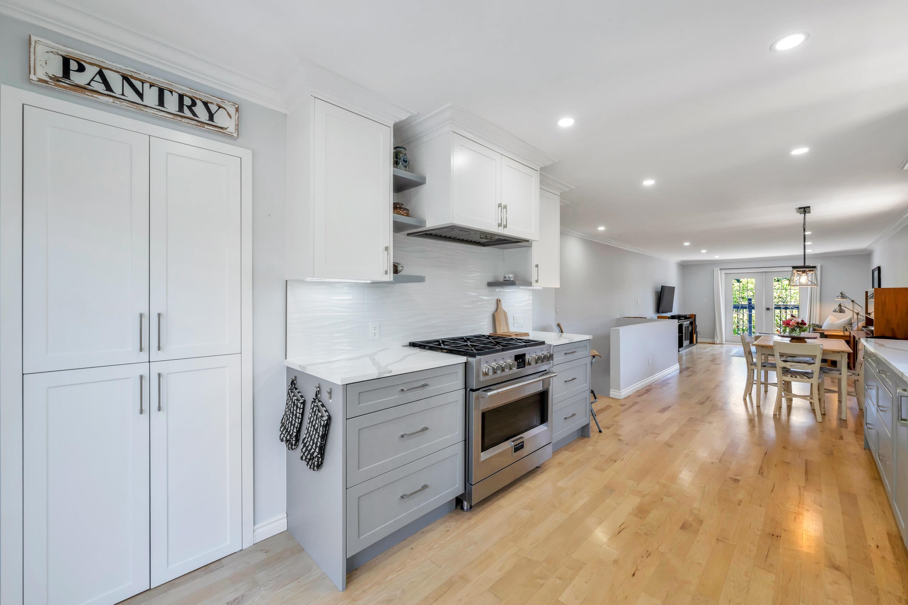 871 Kent Street - MLS&reg; # R3154256
