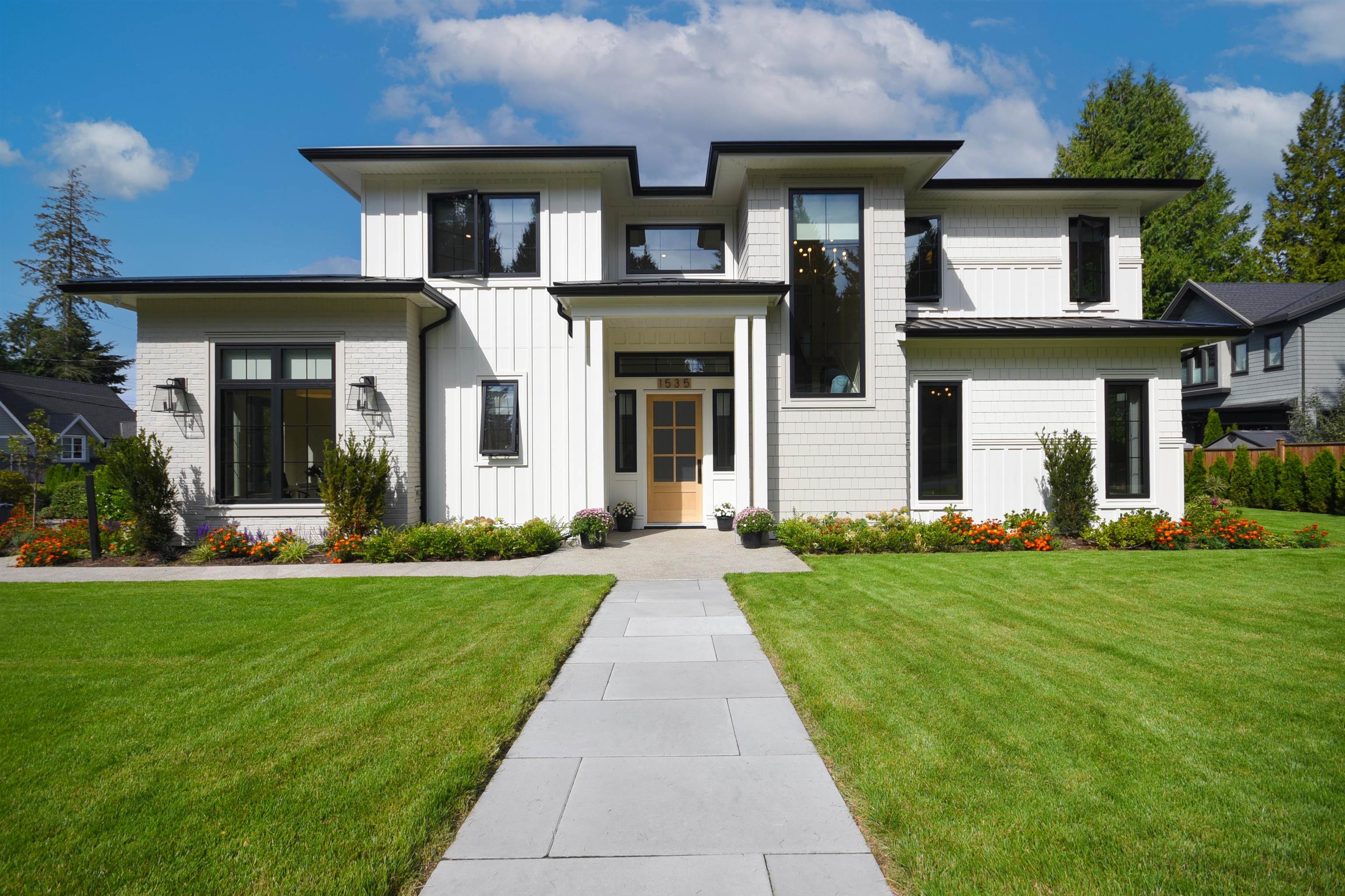  1535 128 Street - MLS&reg; # R3154385