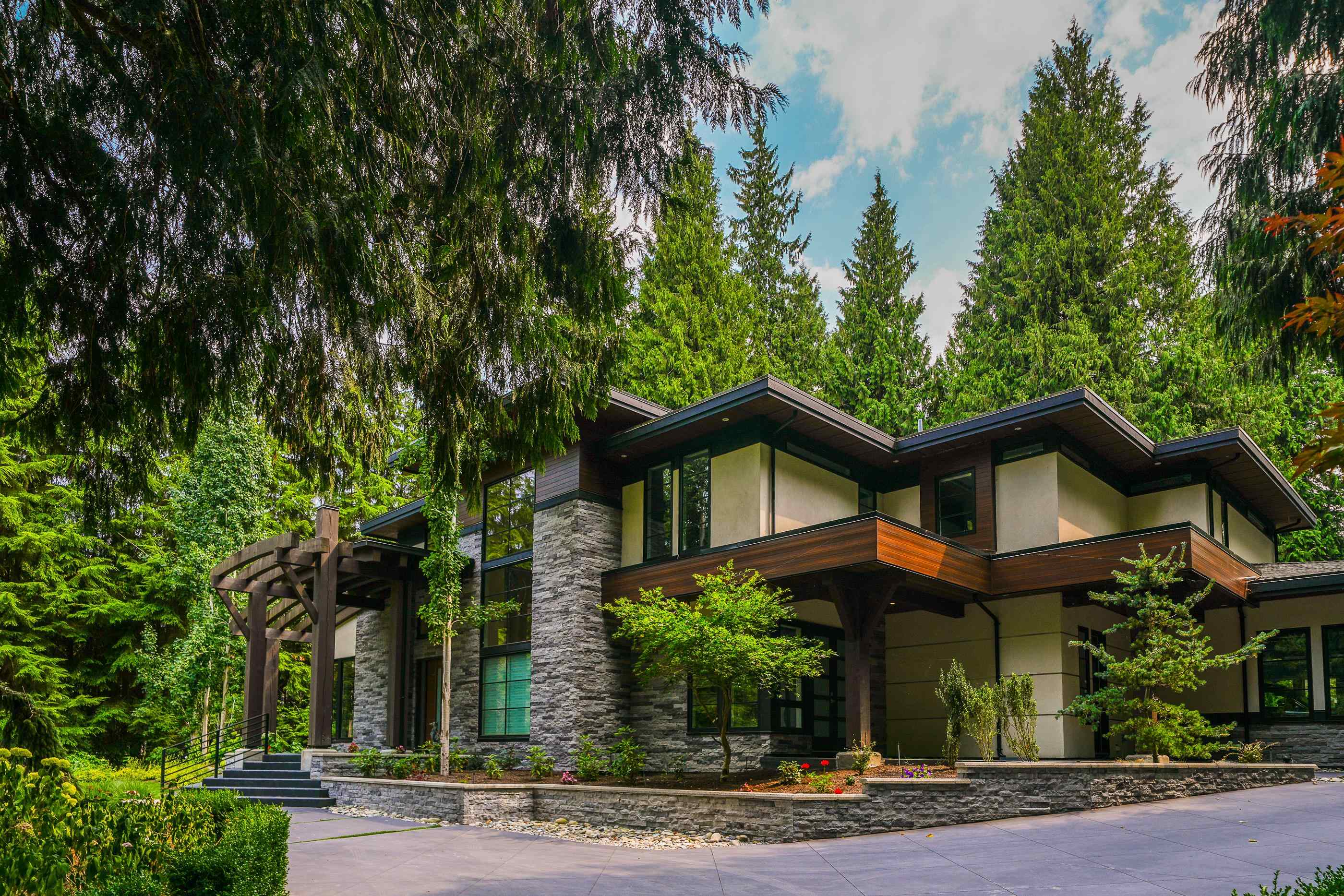  13262 Woodcrest Drive - MLS&reg; # R3157678