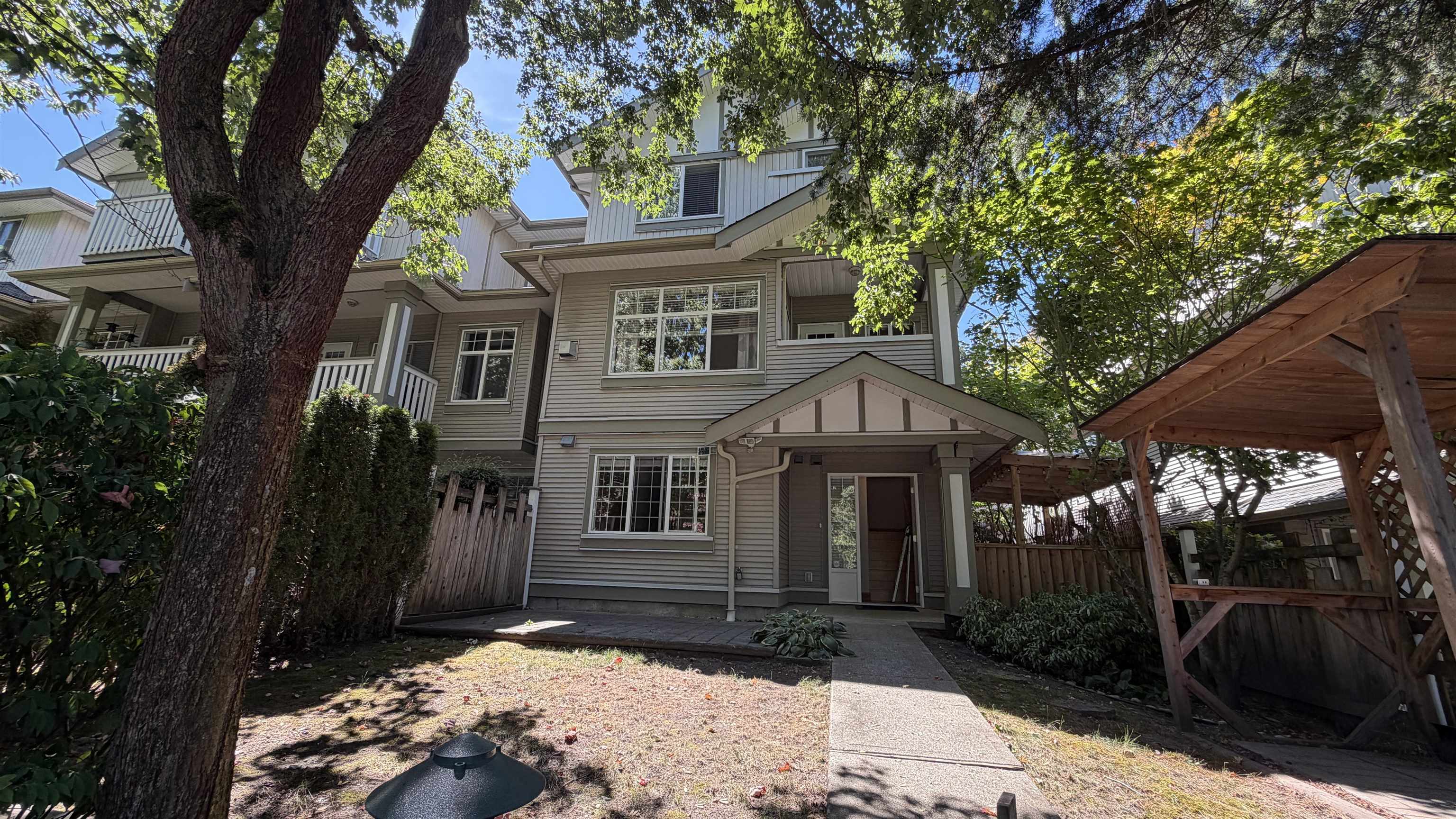 6 2733 Parkway Drive - MLS&reg; # R3157704