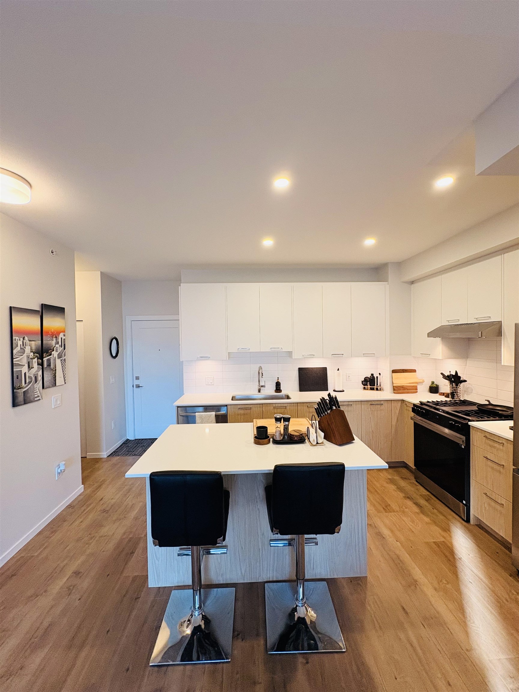 5th floor 3319 148 Street - MLS&reg; # R3158071