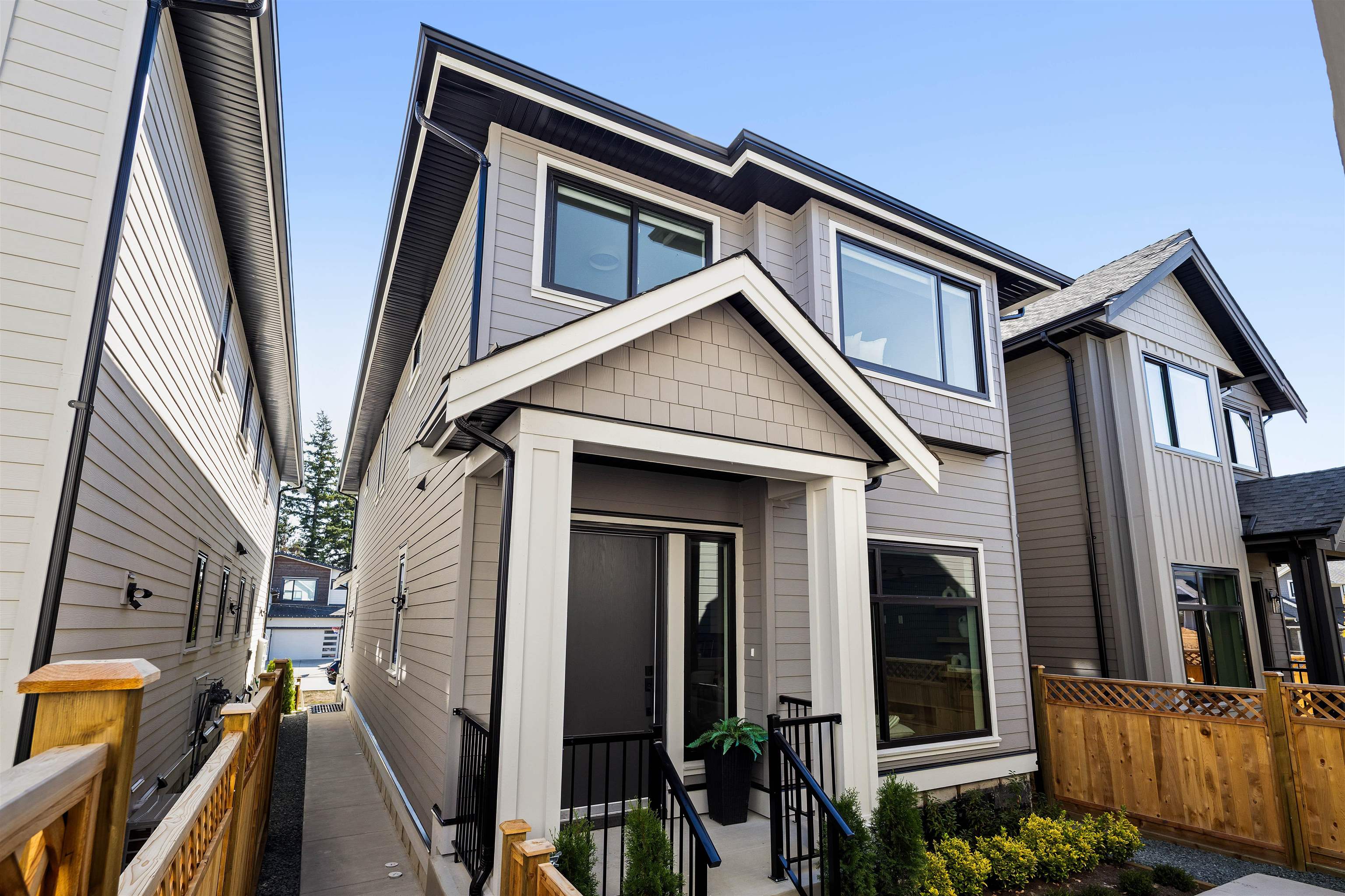 102 16761 21 Avenue - MLS&reg; # R3159175