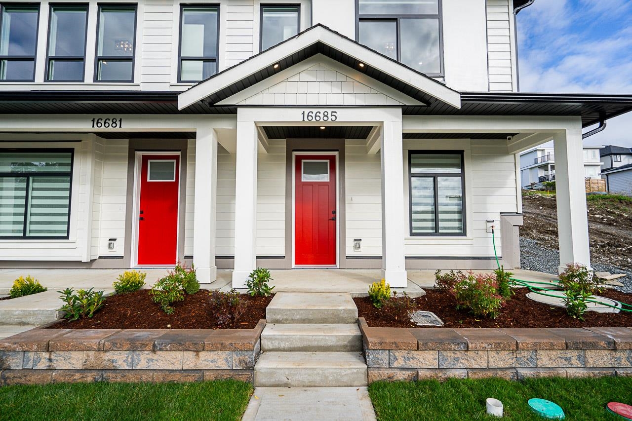  16685 16 Avenue - MLS&reg; # R3159220