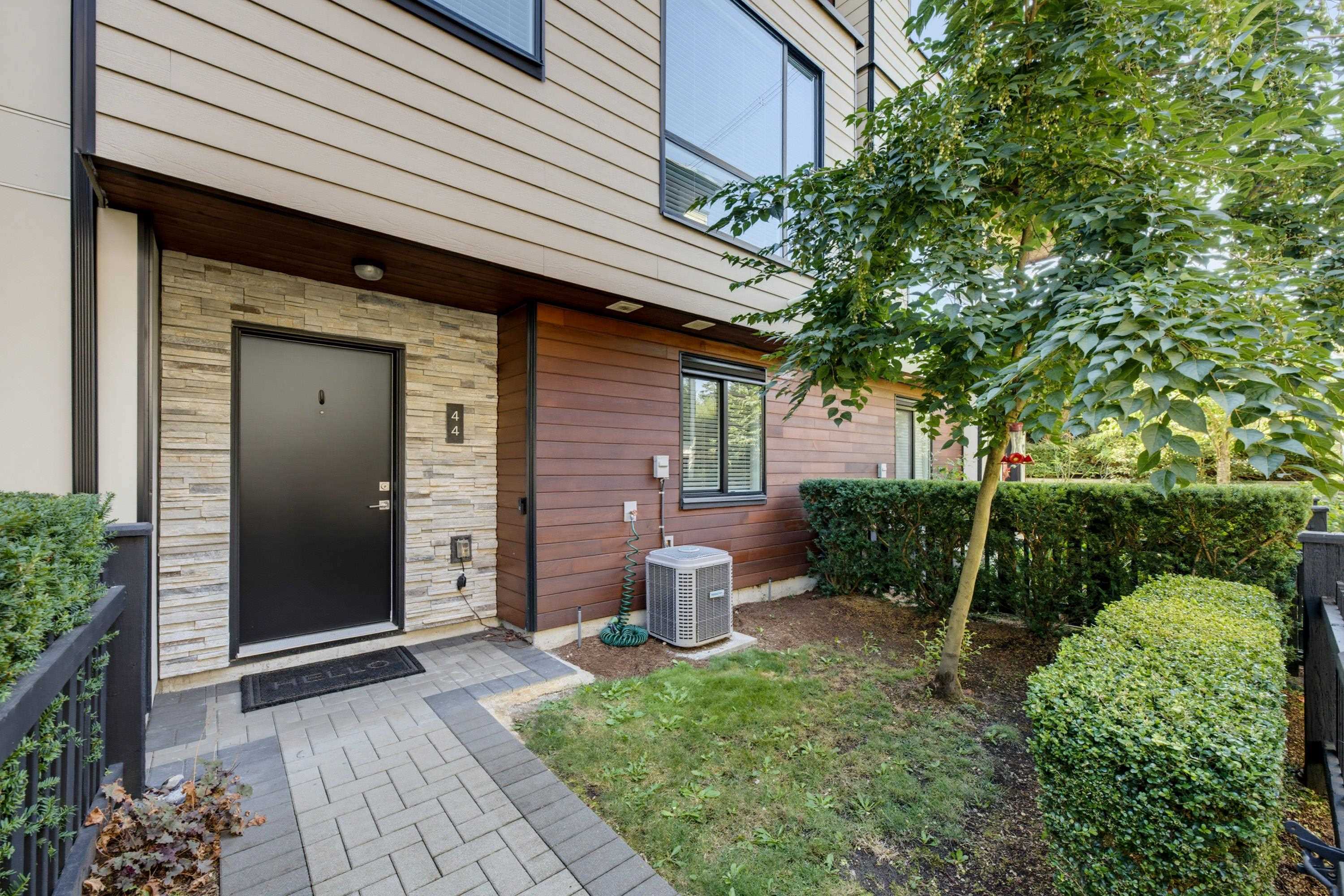 44 15688 28 Avenue - MLS&reg; # R3159525