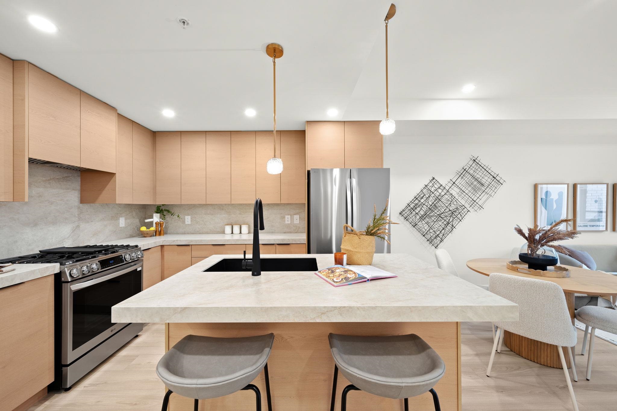 208 15353 17 Avenue - MLS&reg; # R3159636