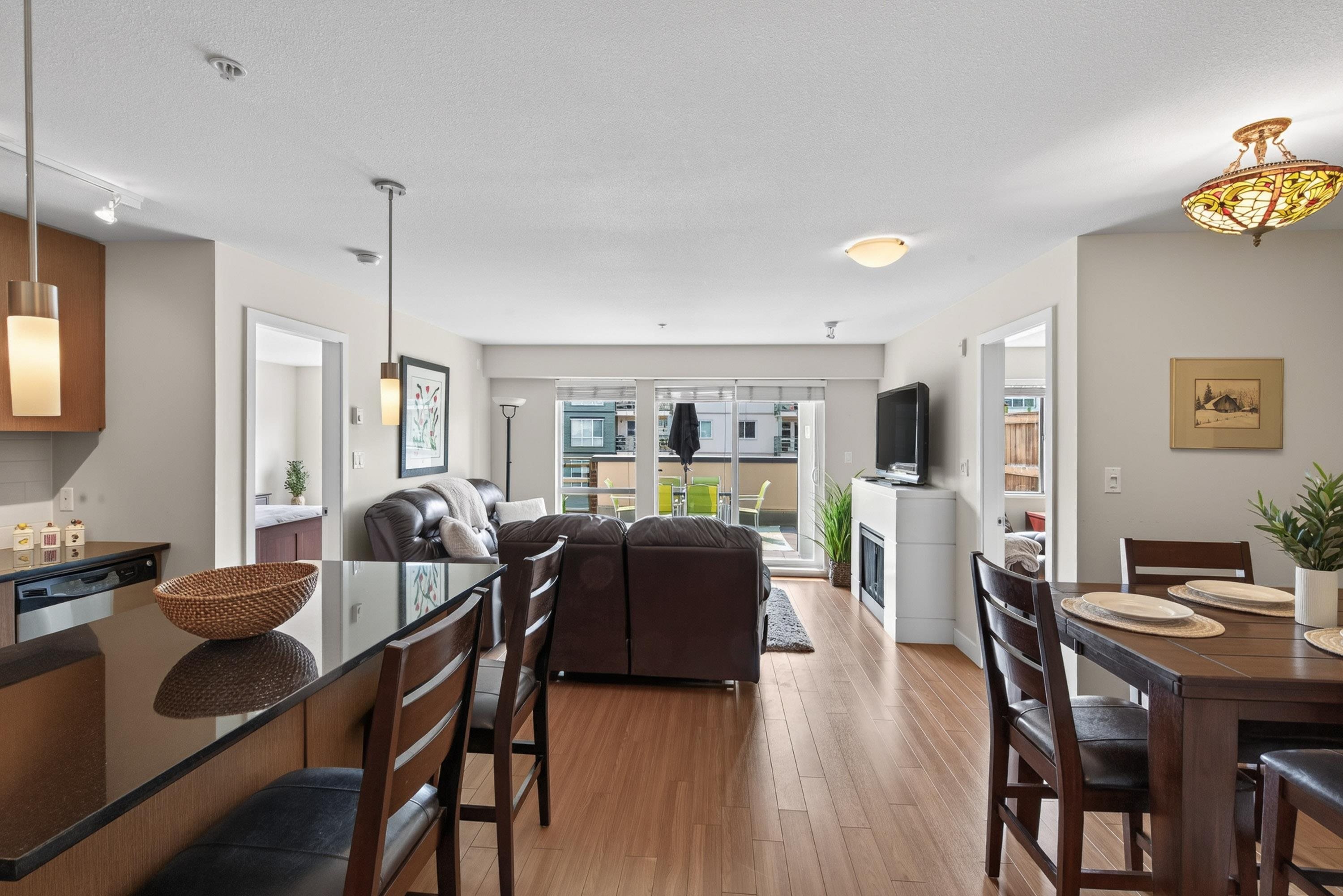 221 15745 Croydon Drive - MLS&reg; # R3161654