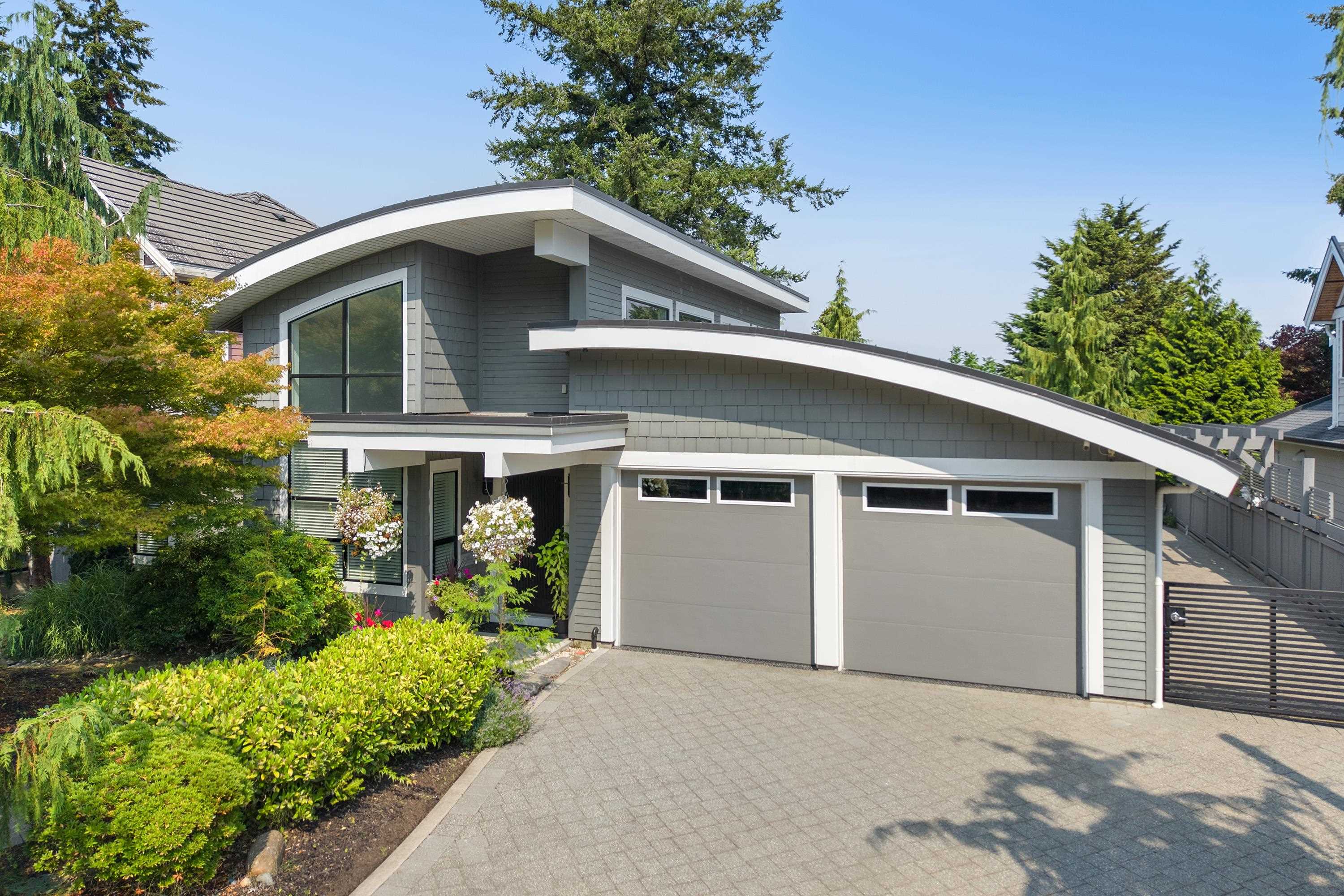  15461 18th Avenue - MLS&reg; # R3161970