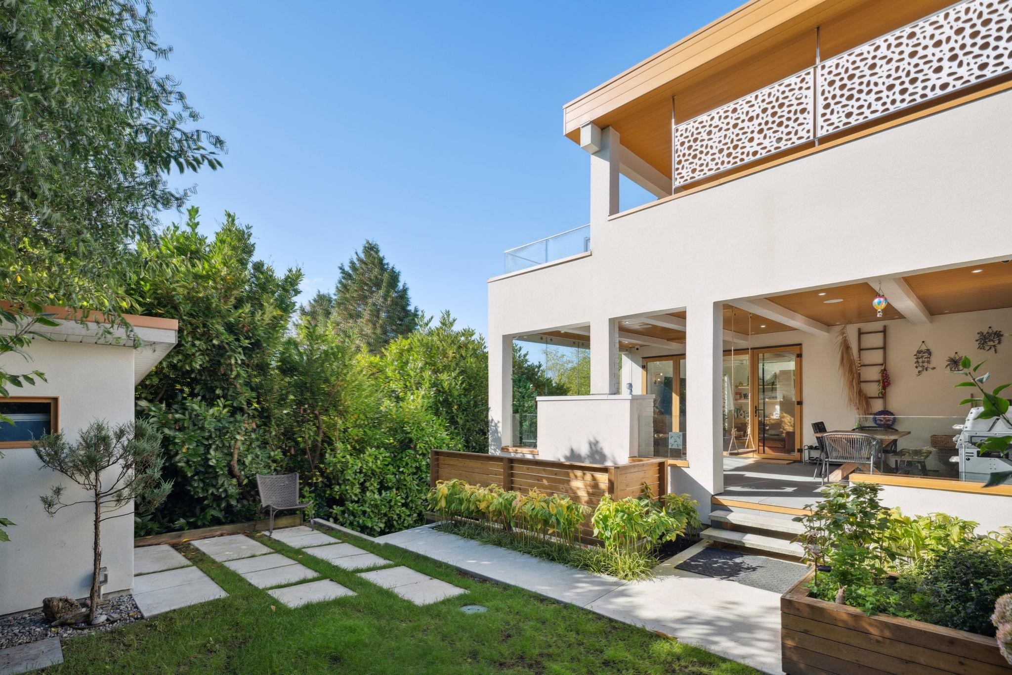  828 Stevens Street - MLS&reg; # R3163946