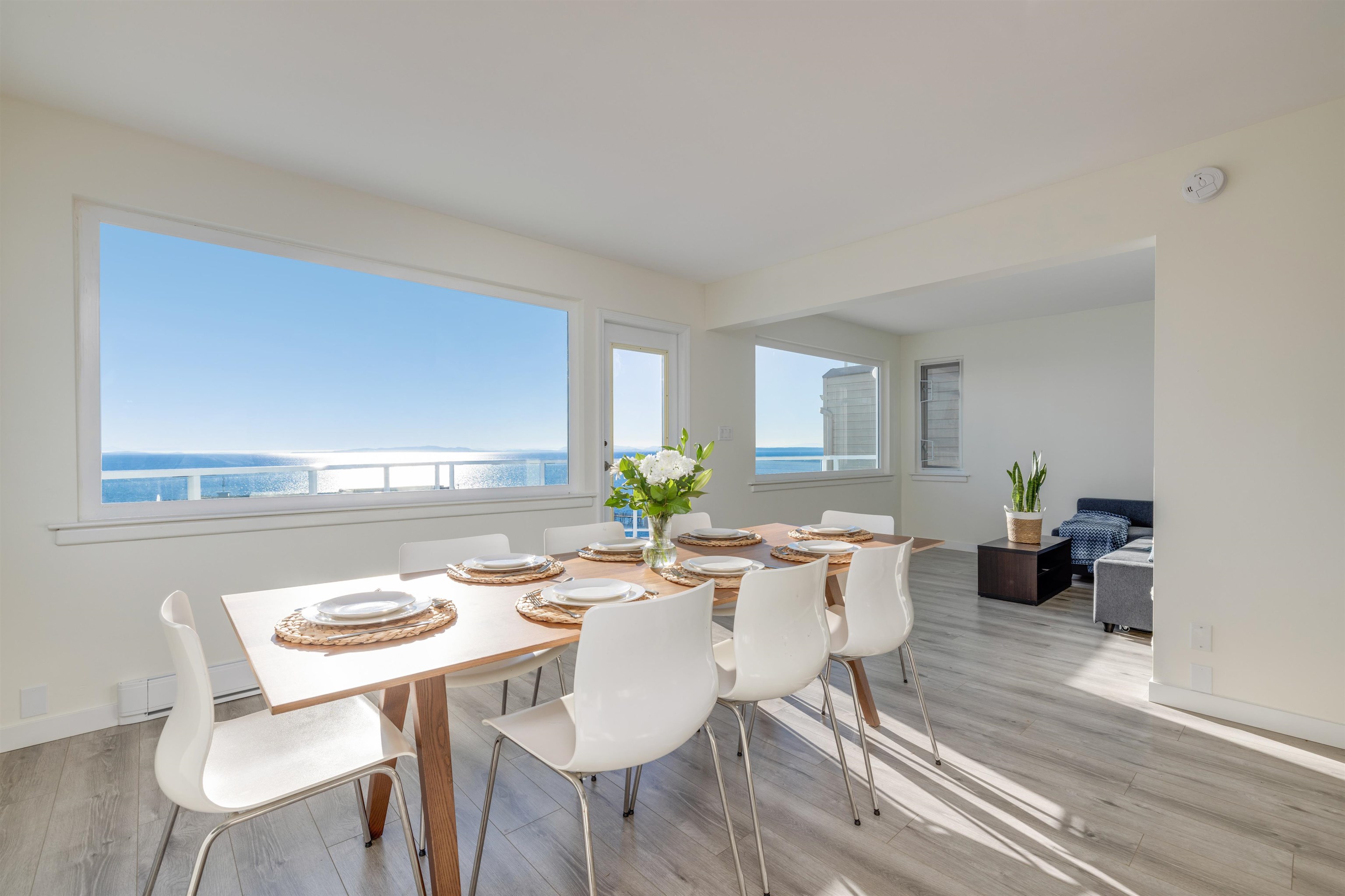  15152 Victoria Avenue - MLS&reg; # R3165124