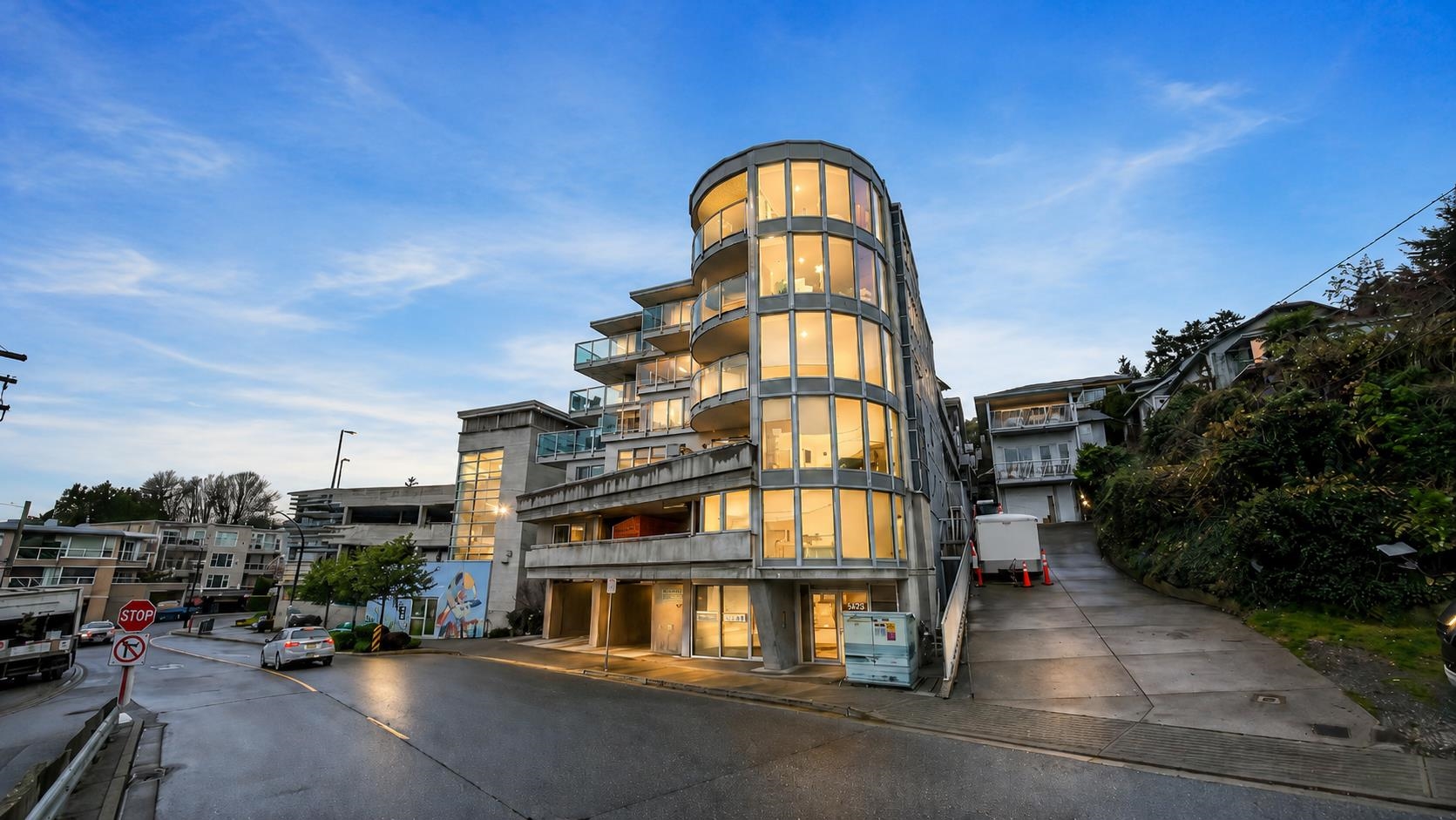 404 14955 Victoria Avenue - MLS&reg; # R3165934