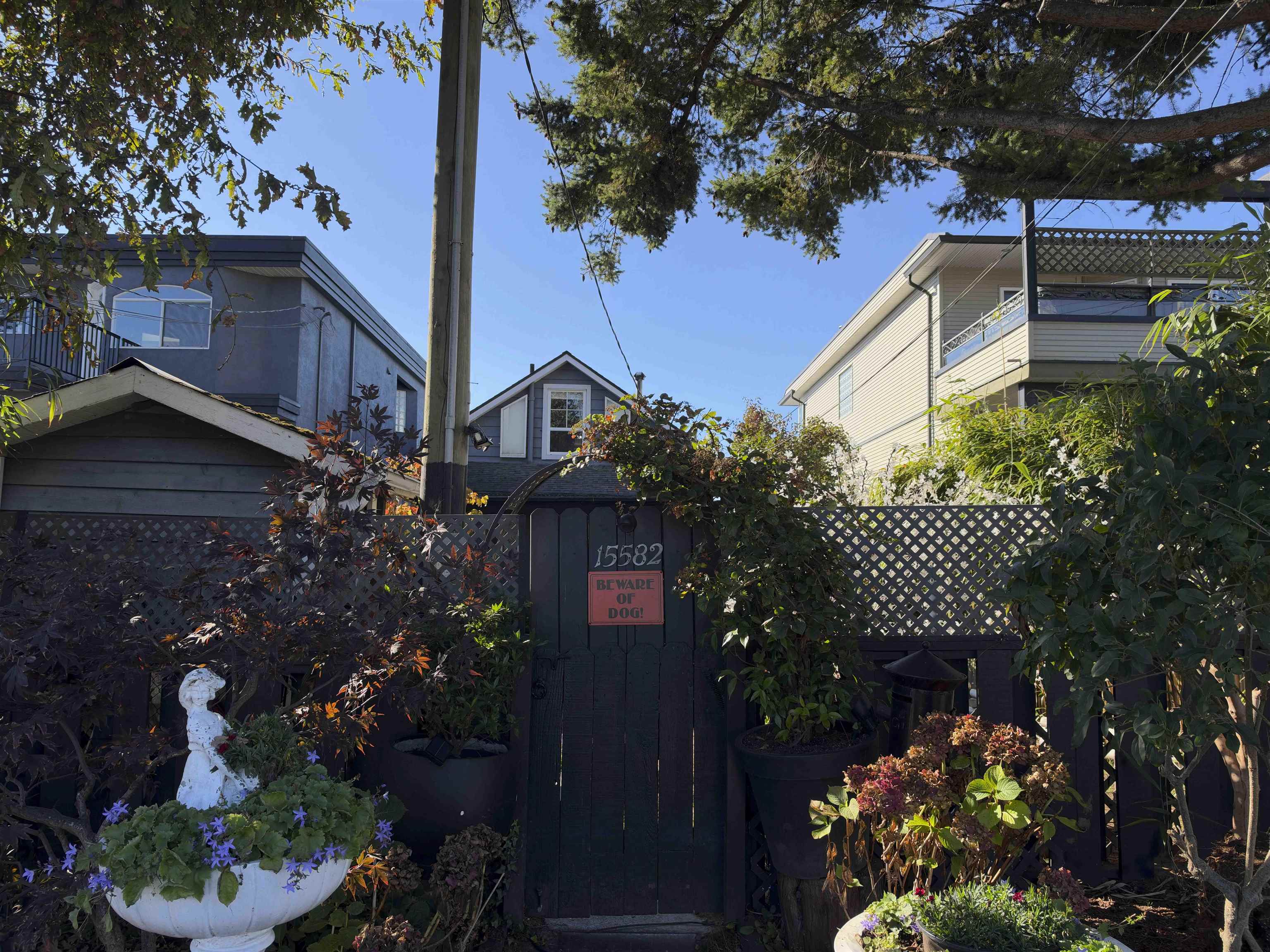  15582 Victoria Avenue - MLS&reg; # R3173677