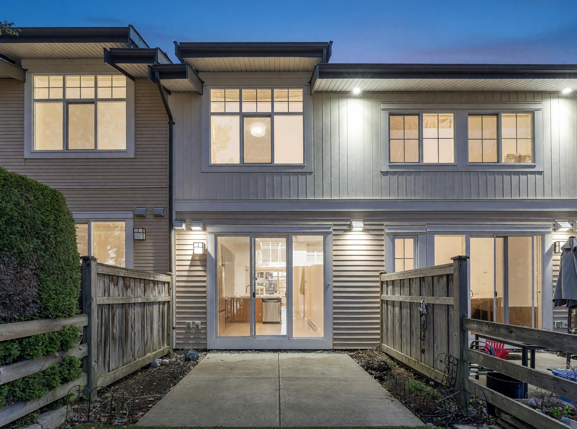 224 2450 161a Street Street - MLS&reg; # R3176606