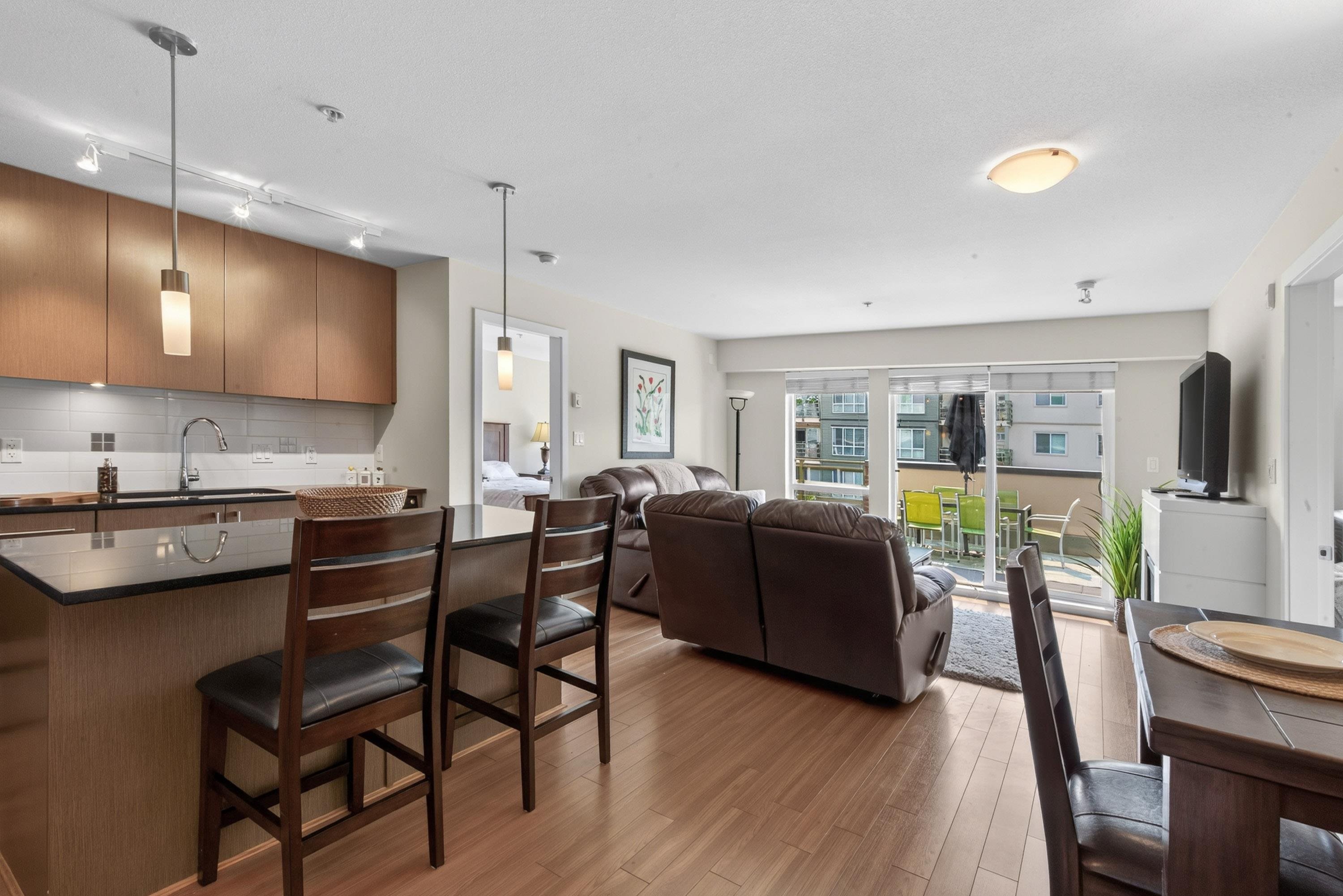 221 15745 Croydon Drive - MLS&reg; # R3177534
