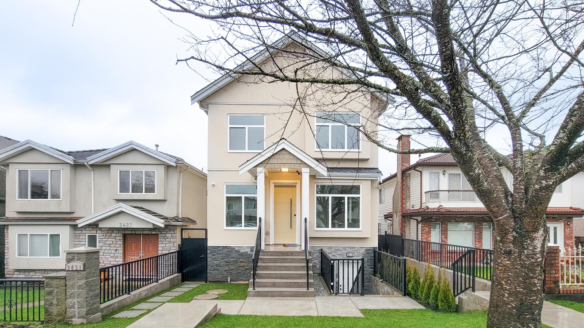  3431 23rd Avenue - MLS&reg; # R3083470