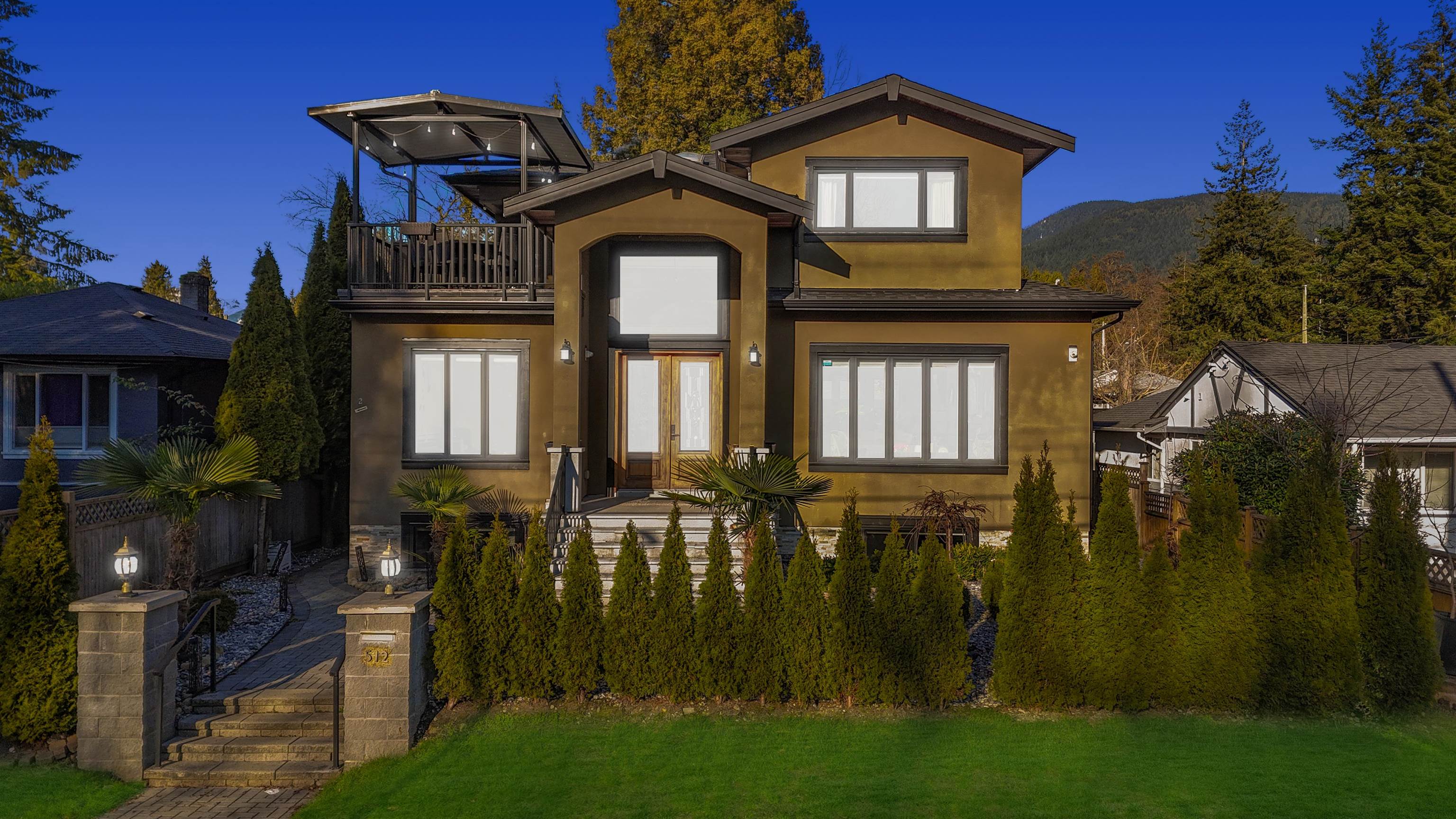 512 23rd Street - MLS&reg; # R3087961