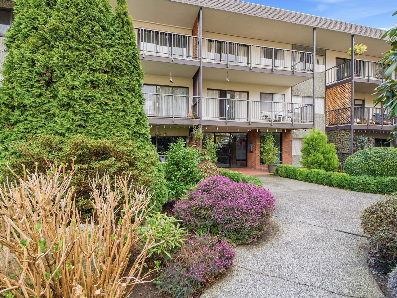 315 155 5th Street - MLS&reg; # R3098747