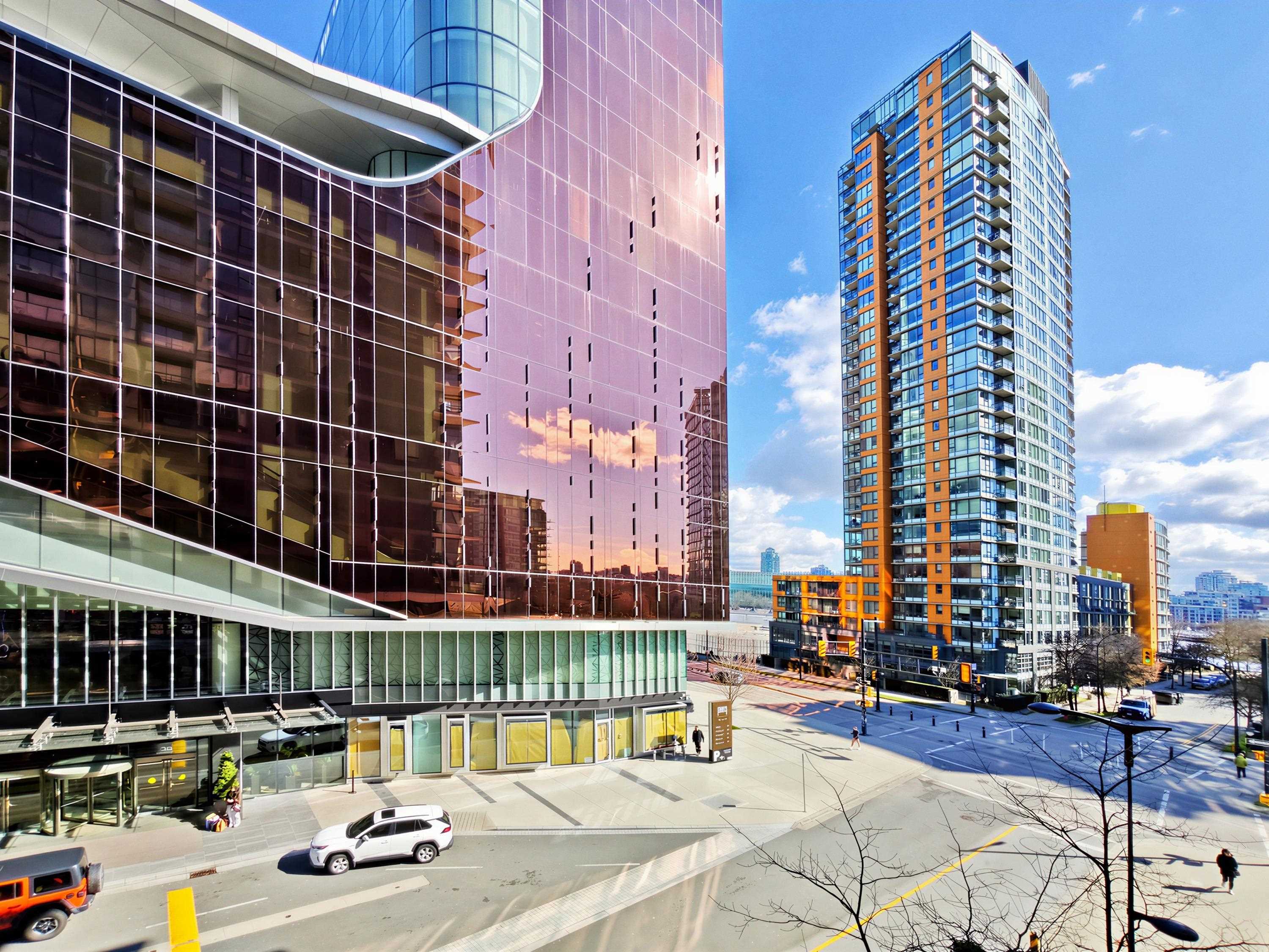 351 38 Smithe Street - MLS&reg; # R3100021