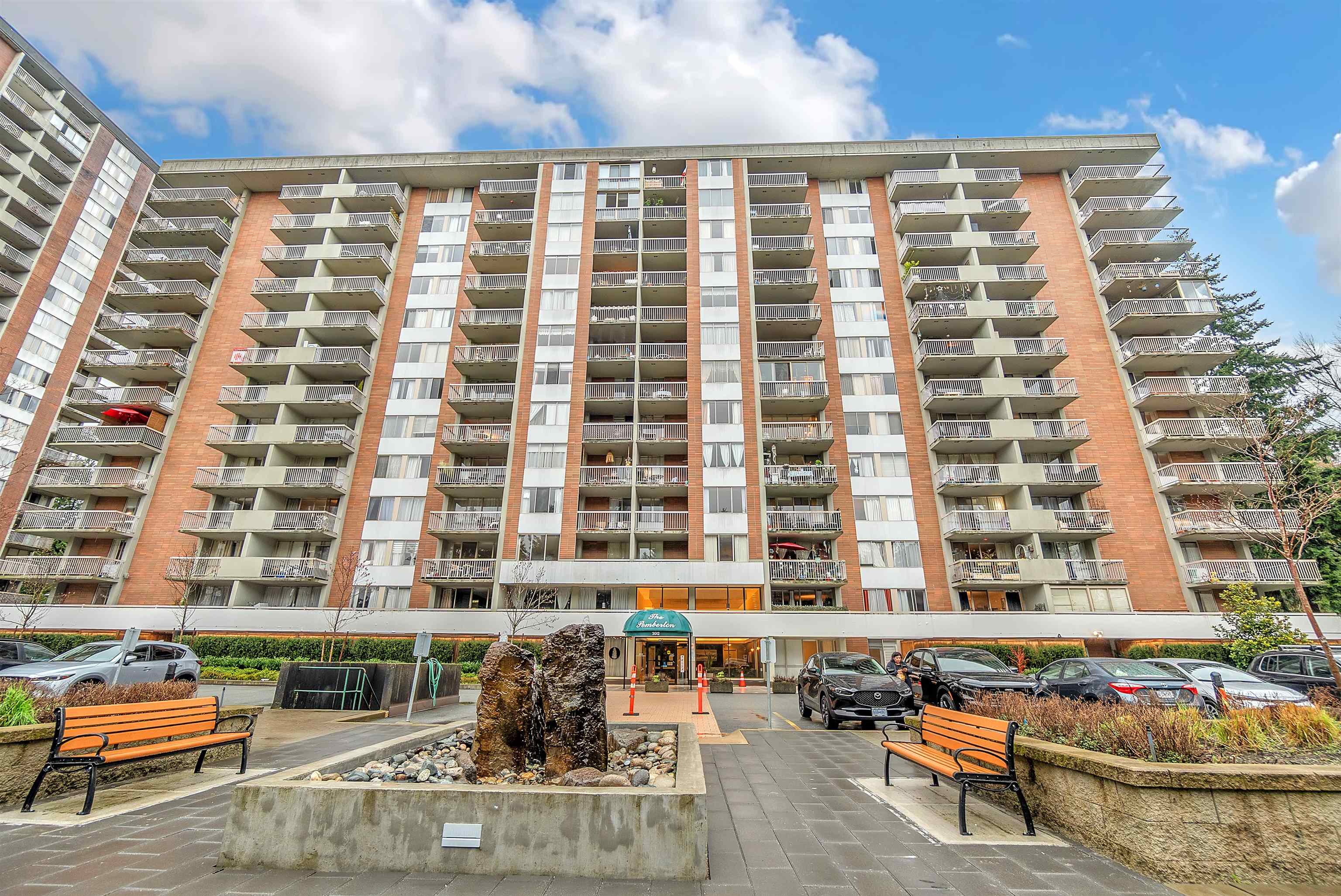 716 2012 Fullerton Avenue - MLS&reg; # R3102957