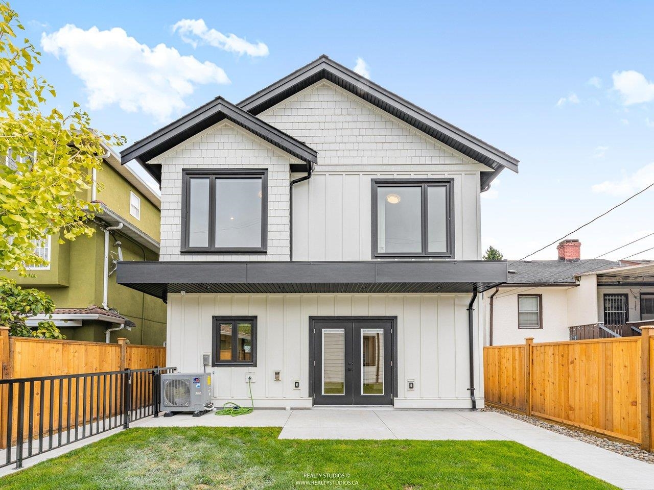 2 4257 Knight Street - MLS&reg; # R3103940