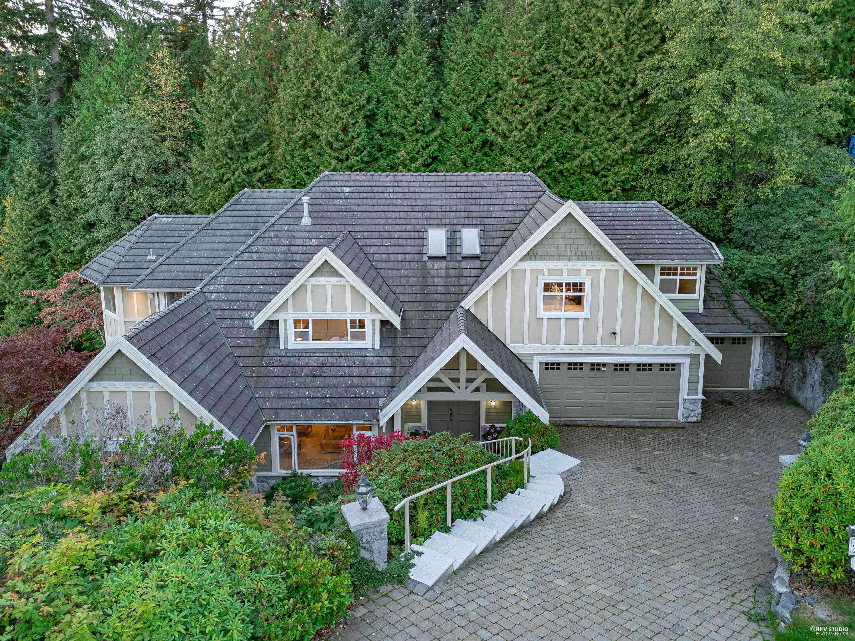  2398 Constantine Place - MLS&reg; # R3105927
