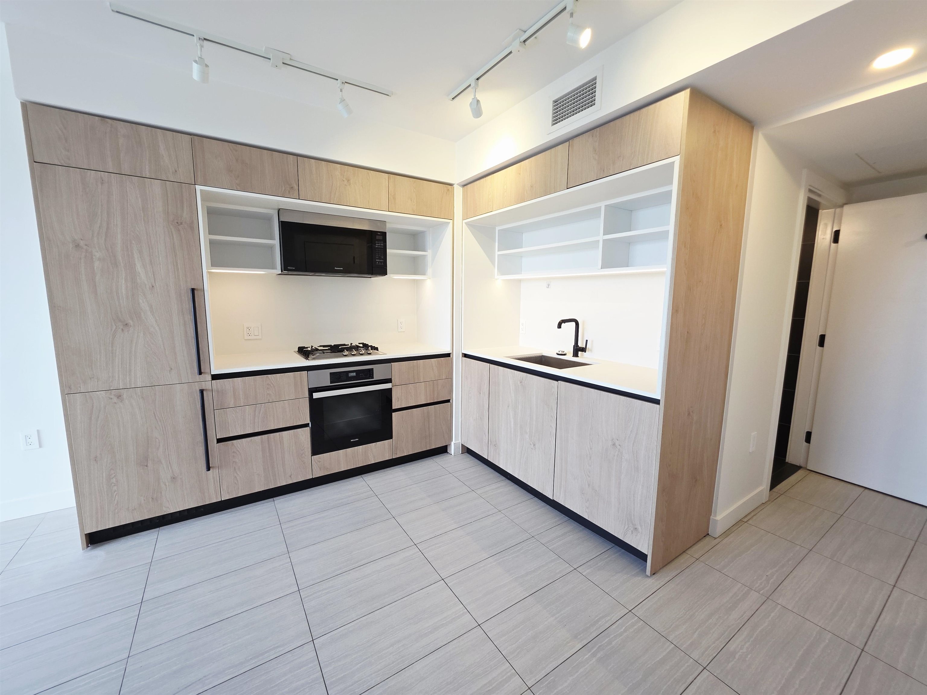 2405 5058 Joyce Street - MLS&reg; # R3114661