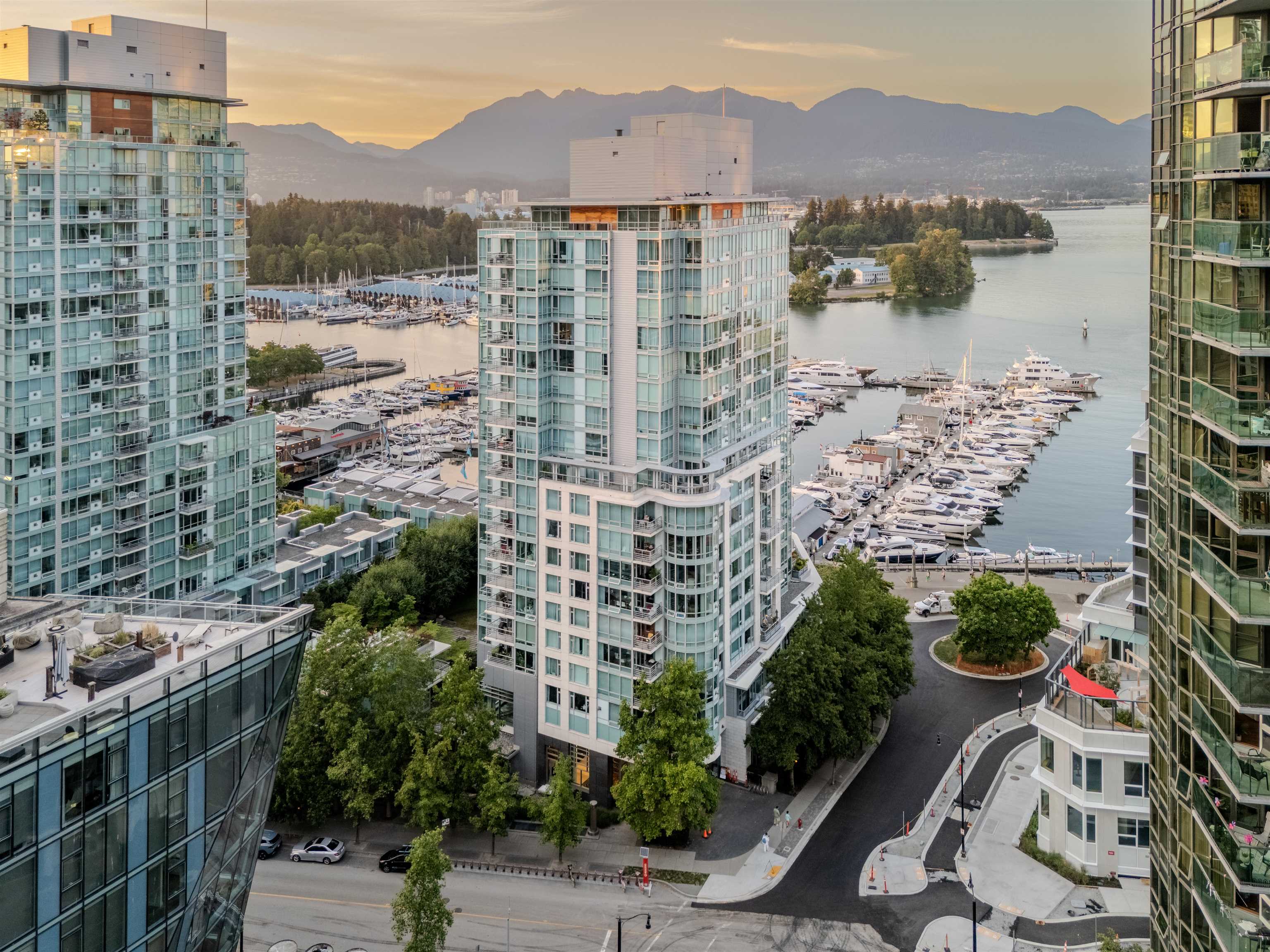  493 Broughton Street - MLS&reg; # R3116693