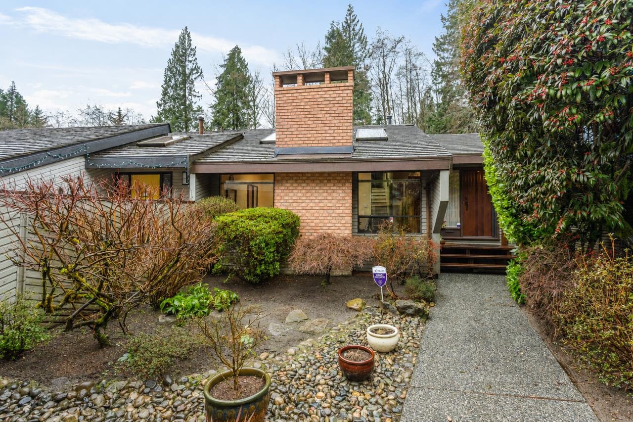  5639 White Pine Lane - MLS&reg; # R3119776