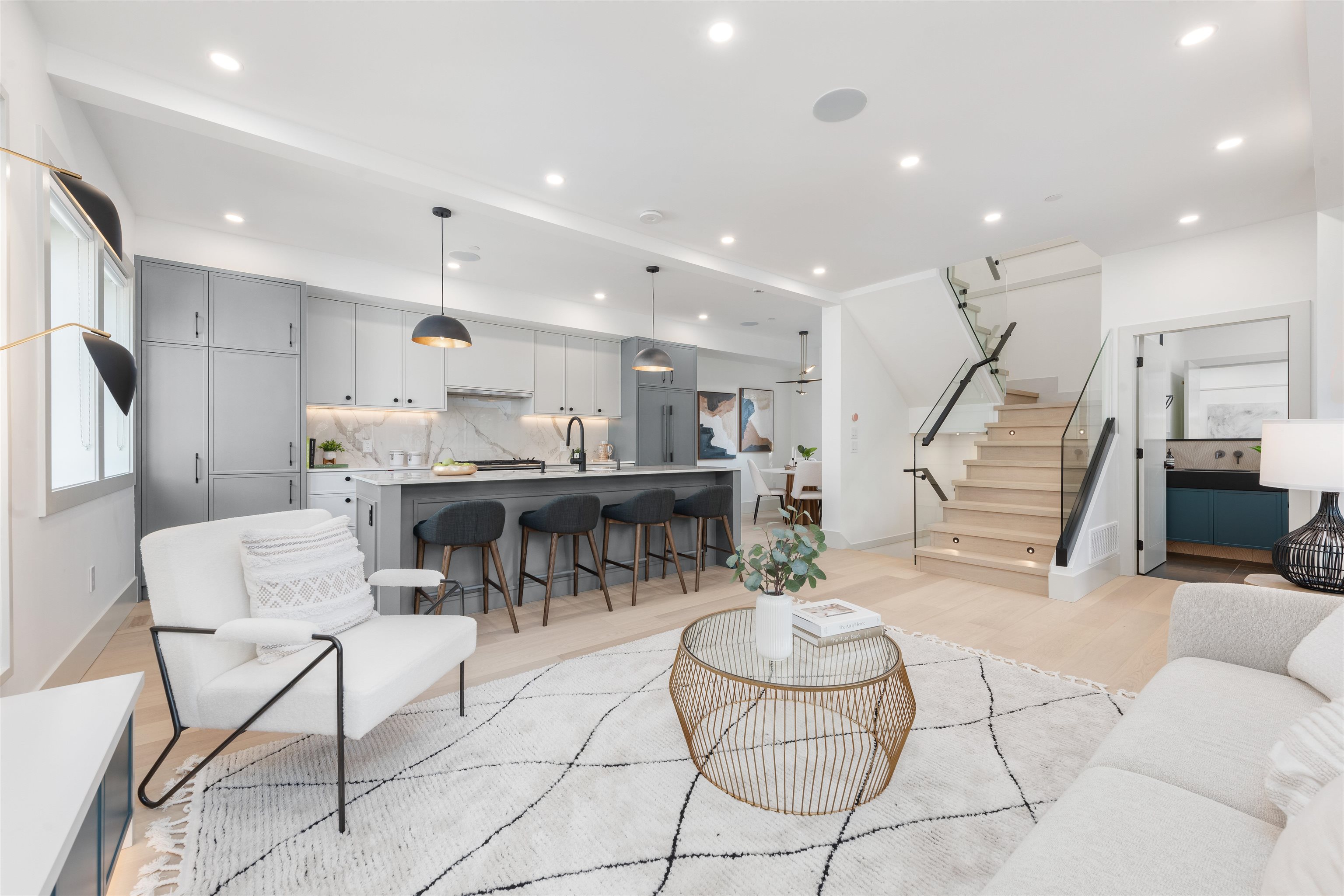 1 375 33rd Avenue - MLS&reg; # R3121951