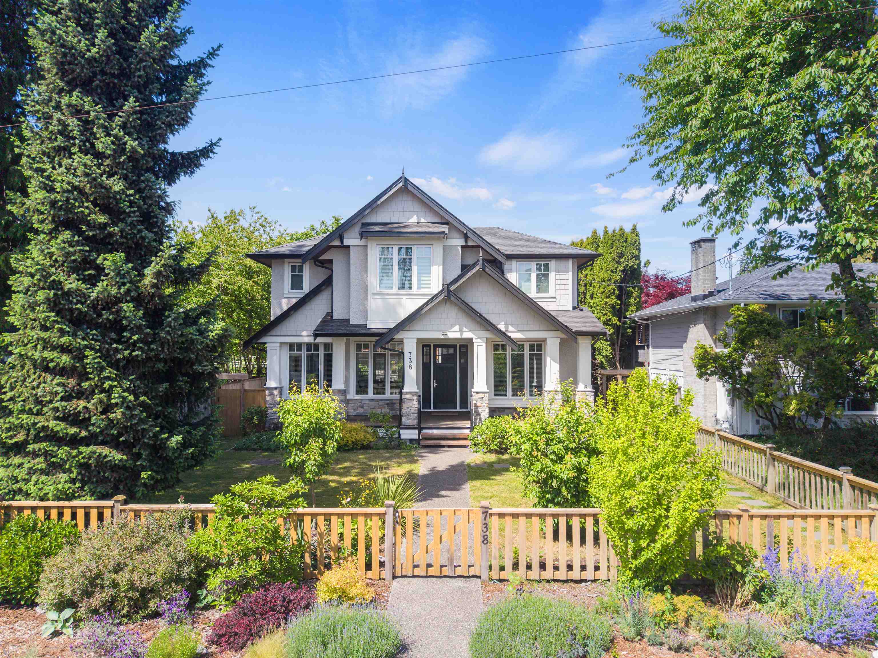  738 13th Street - MLS&reg; # R3125039