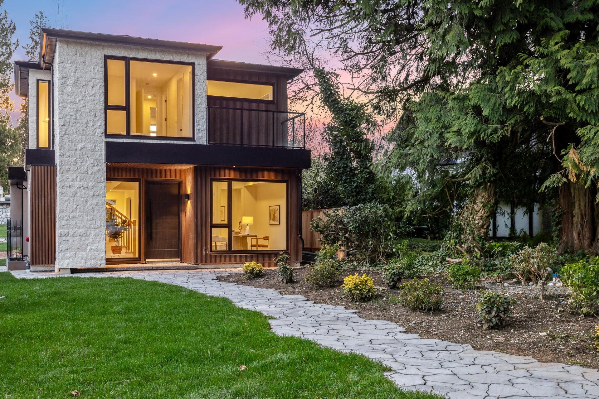  1921 Tatlow Avenue - MLS&reg; # R3125668