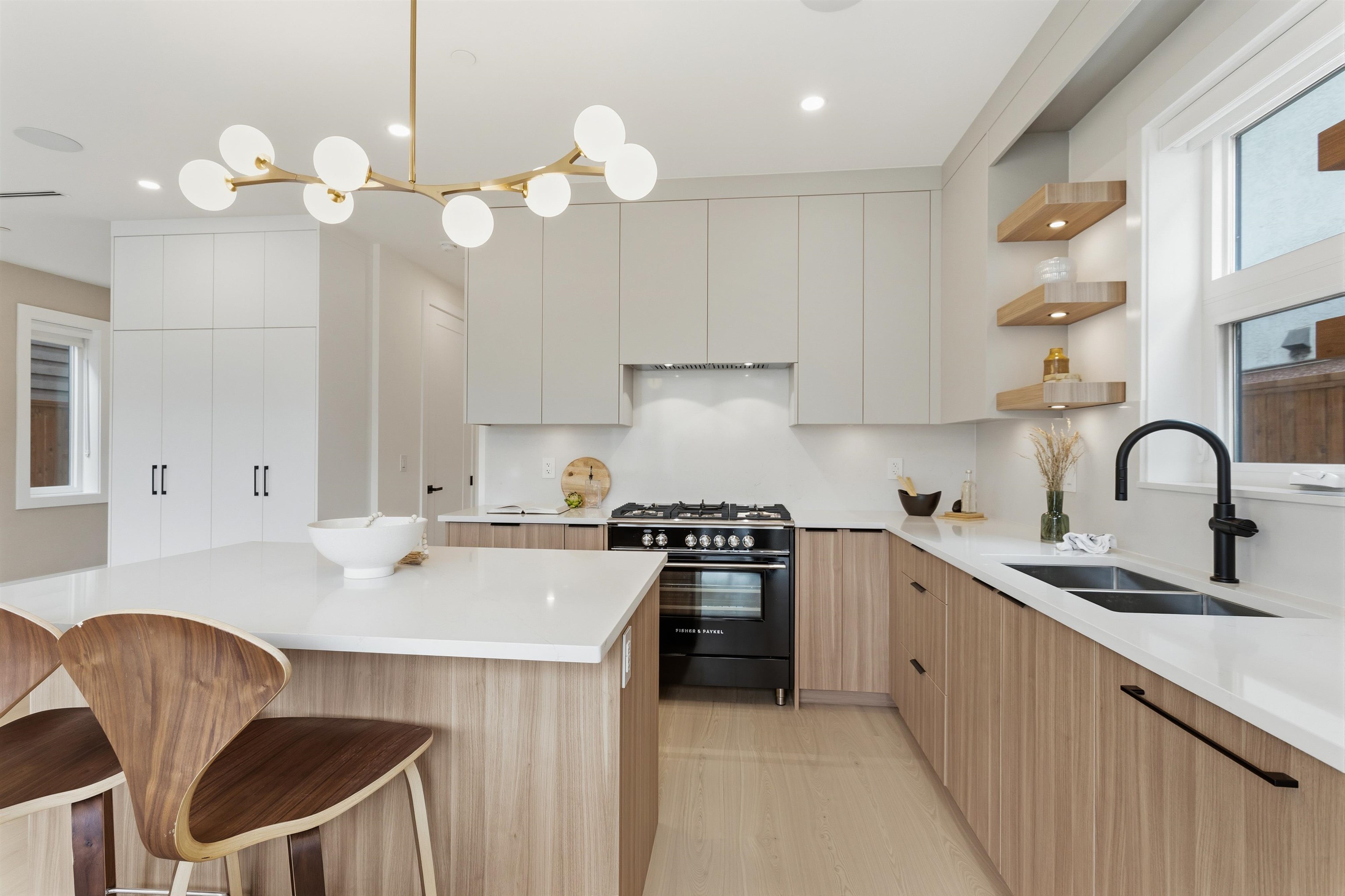 2 2258 Napier Street - MLS&reg; # R3126774