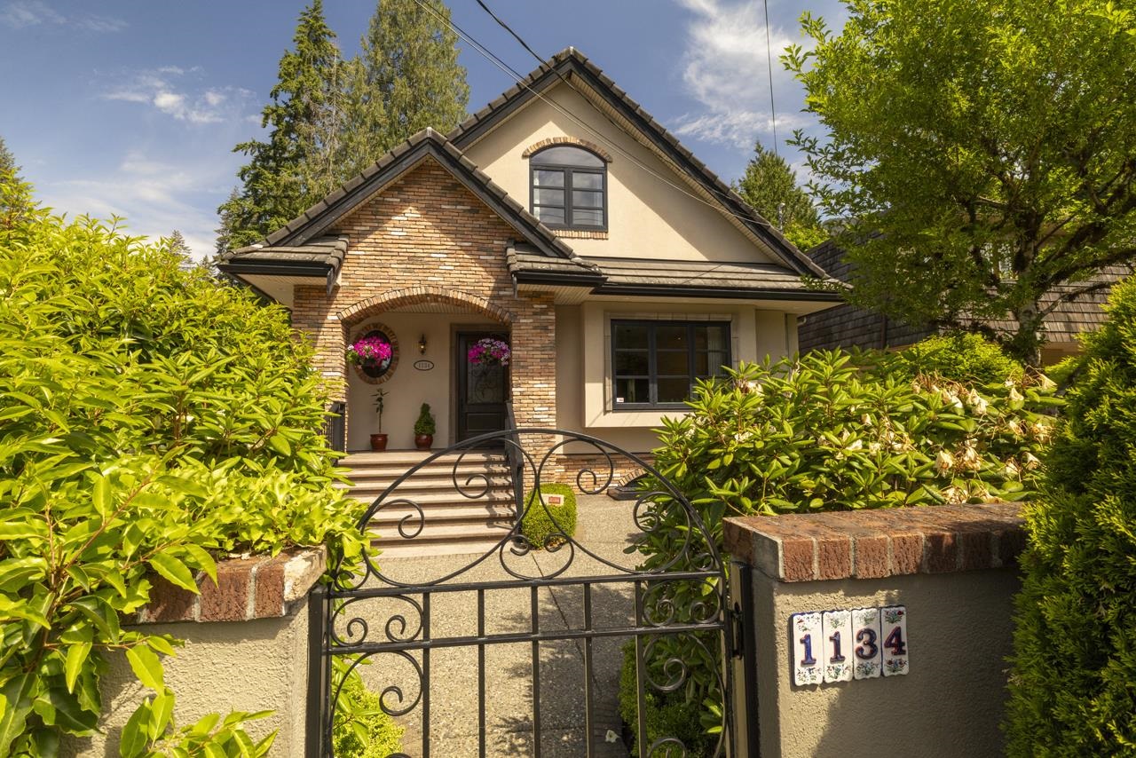  1134 Montroyal Boulevard - MLS&reg; # R3127494