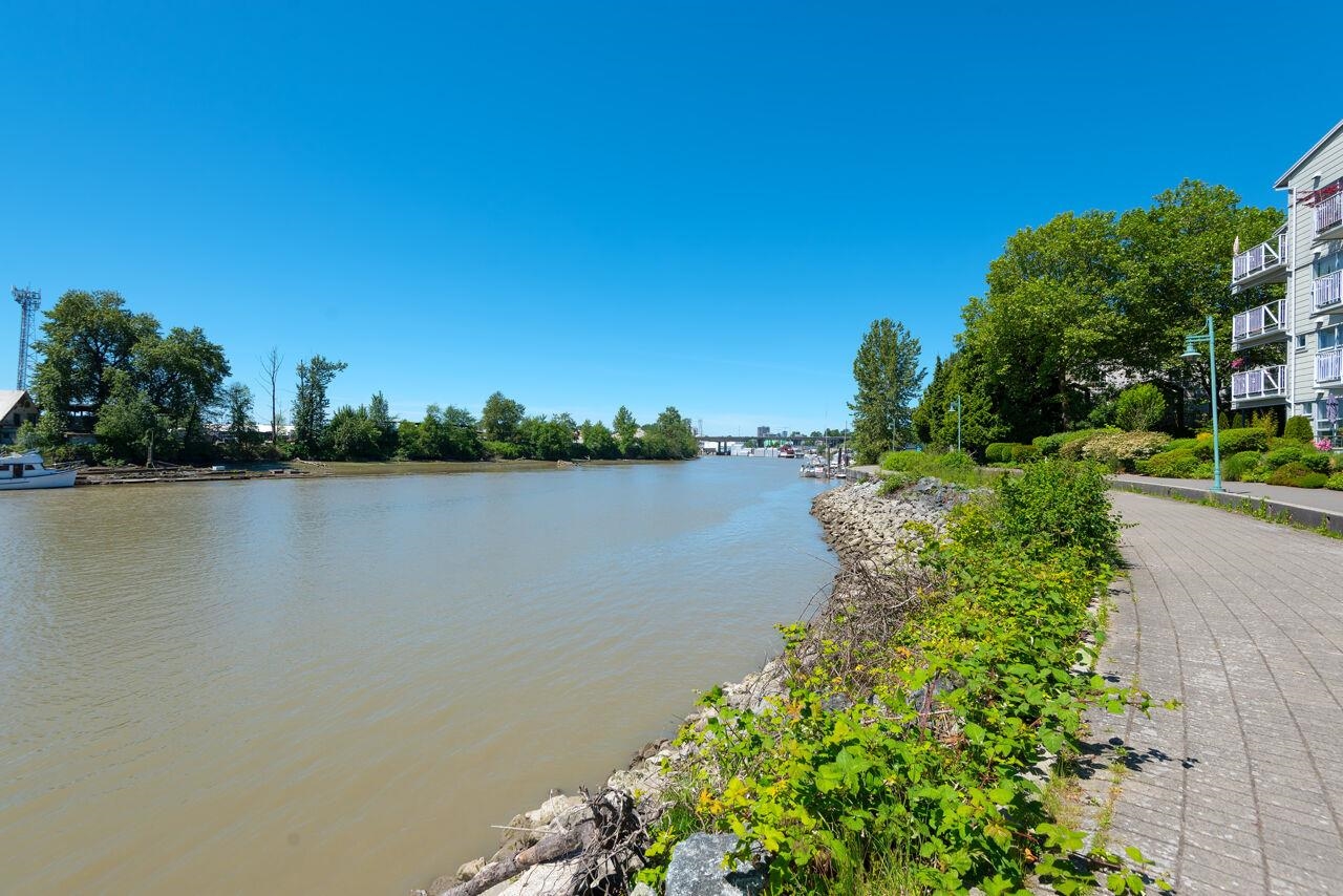402 2080 Kent Avenue South  - MLS&reg; # R3128667