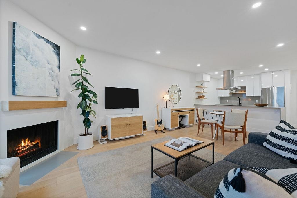 203 607 8th Avenue - MLS&reg; # R3130111