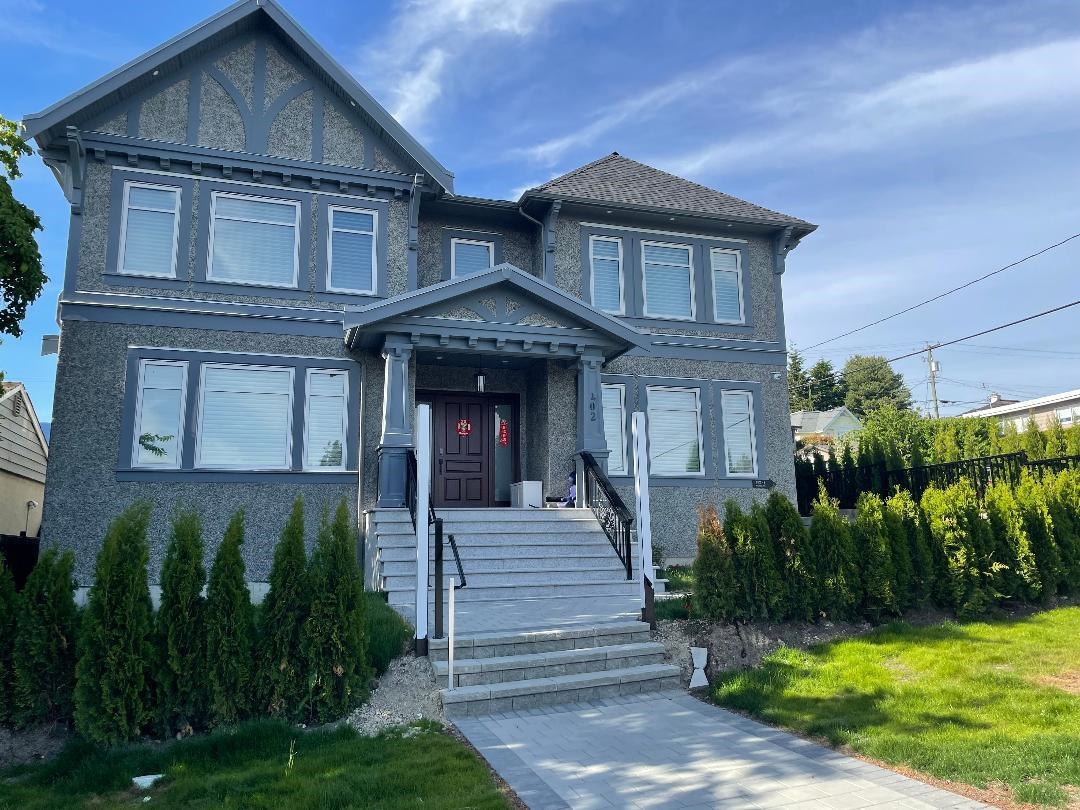  402 west 24 Street - MLS&reg; # R3130790