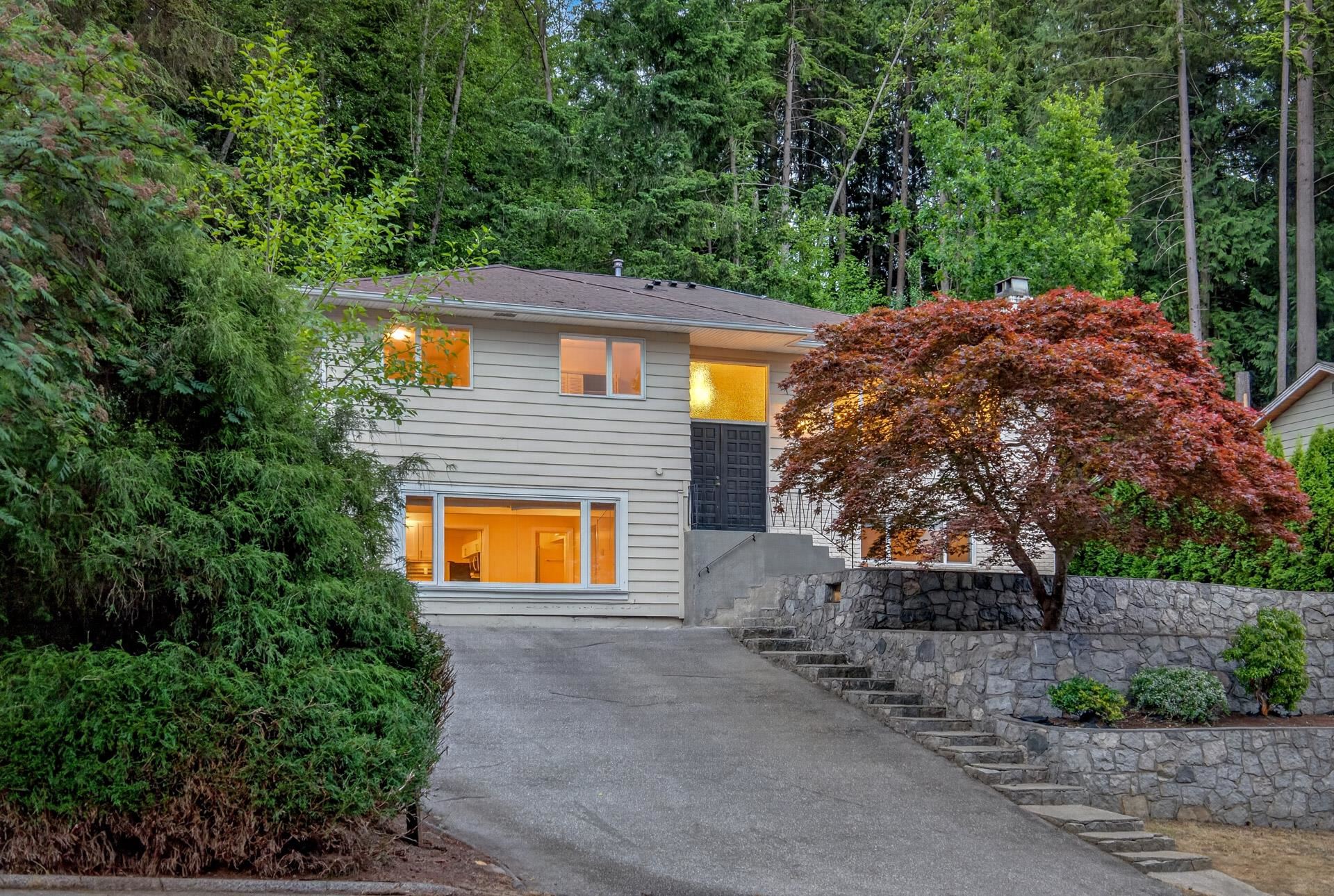  4938 Redonda Drive - MLS&reg; # R3130838
