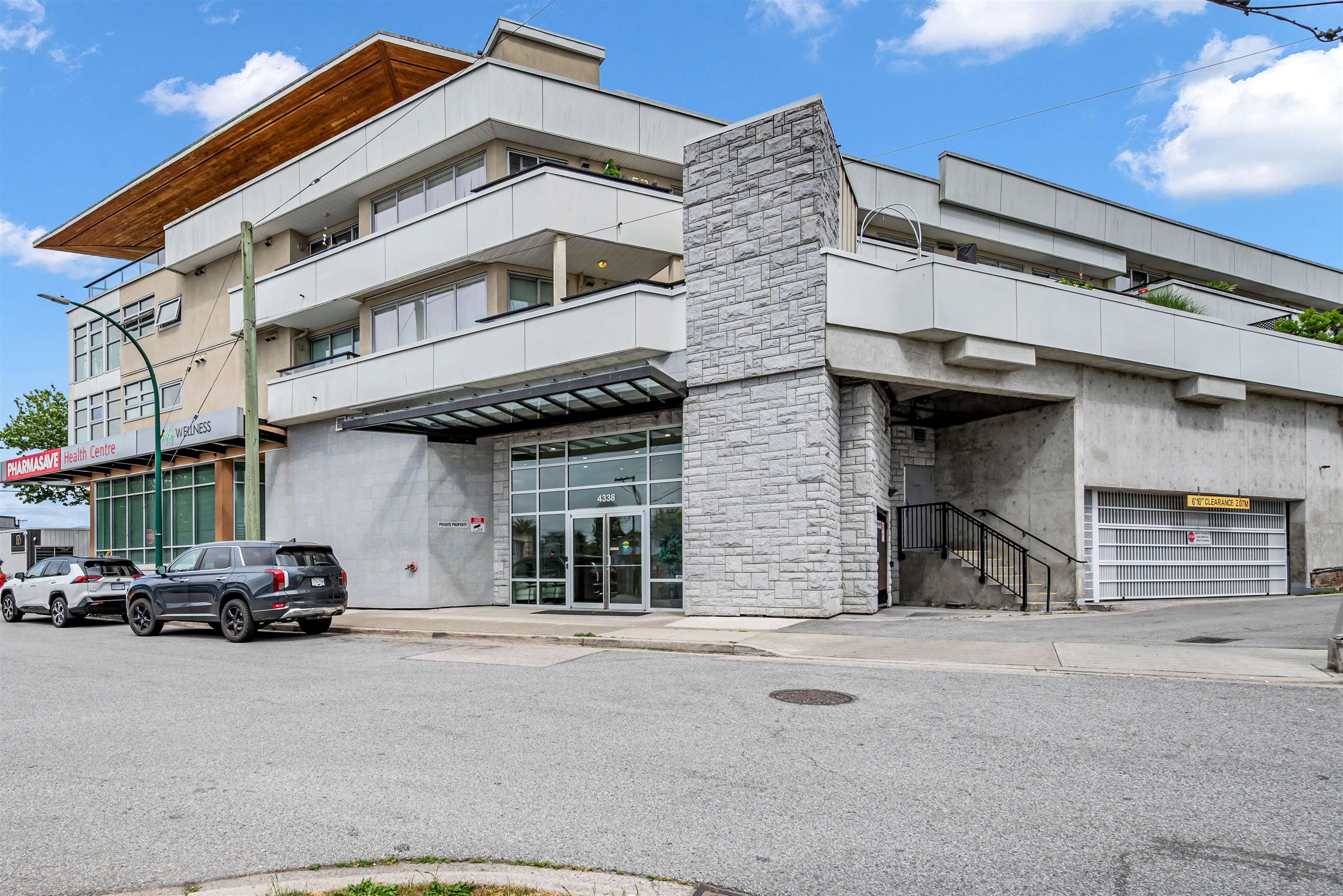 211 4338 Commercial Street - MLS&reg; # R3132746