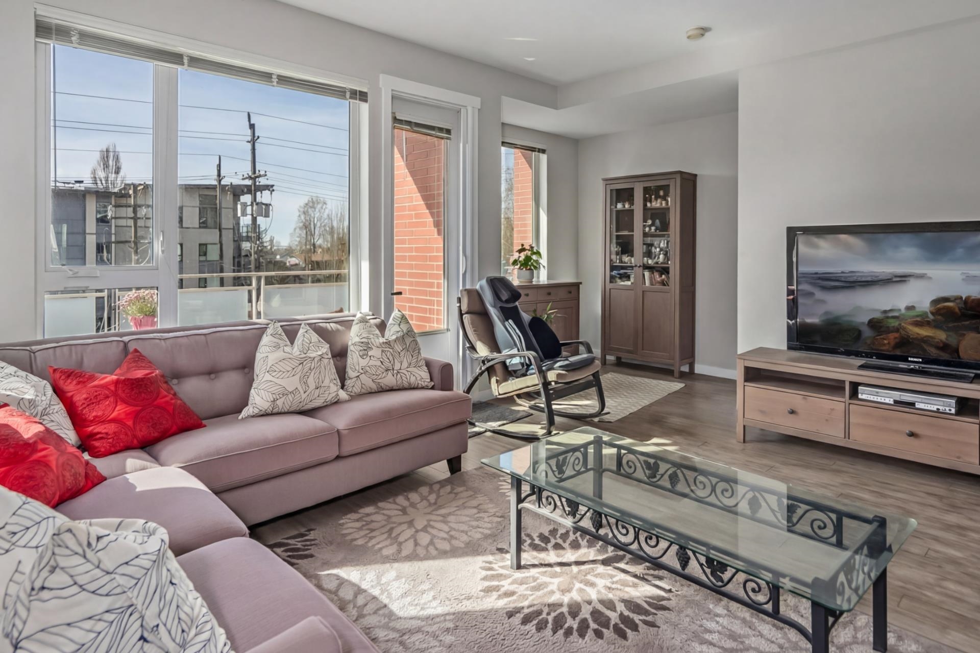  3107 Kent Avenue North Avenue - MLS&reg; # R3133103